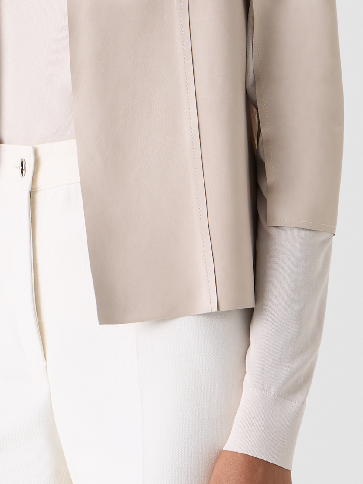 Designer Strick-Cardigan mit Lederpanelen und transparentem Rücken - Beige