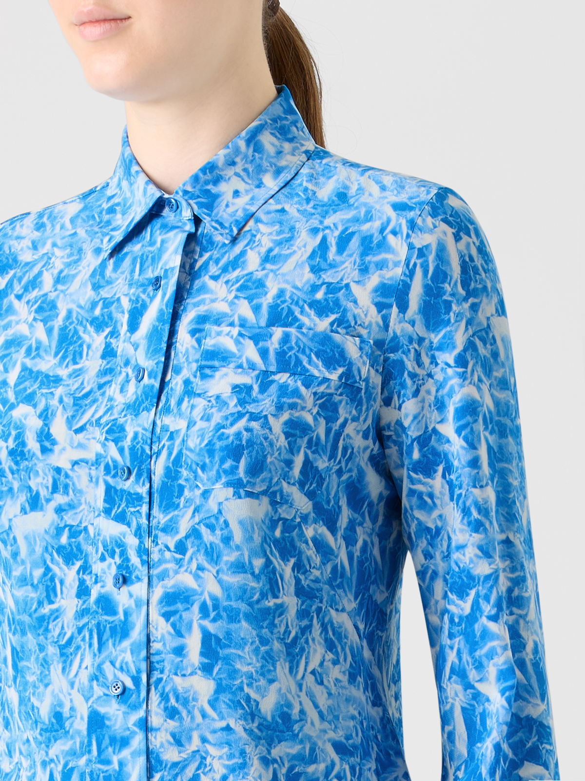 Designer Tunika-Bluse aus Seidenkrepp mit Whitecaps-Print - Dunkelblau - Ecru #editorial