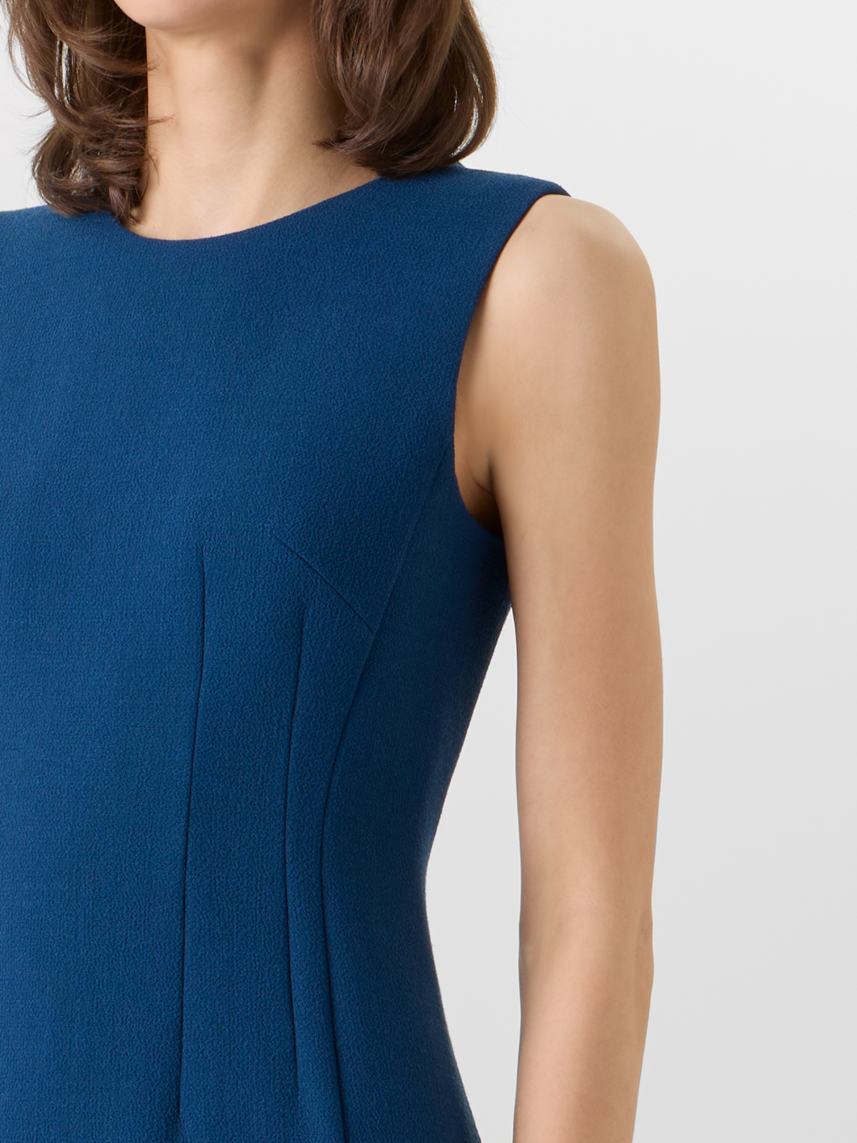 Designer Ärmelloses Etuikleid aus Wollkrepp-Doubleface - Blau #editorial