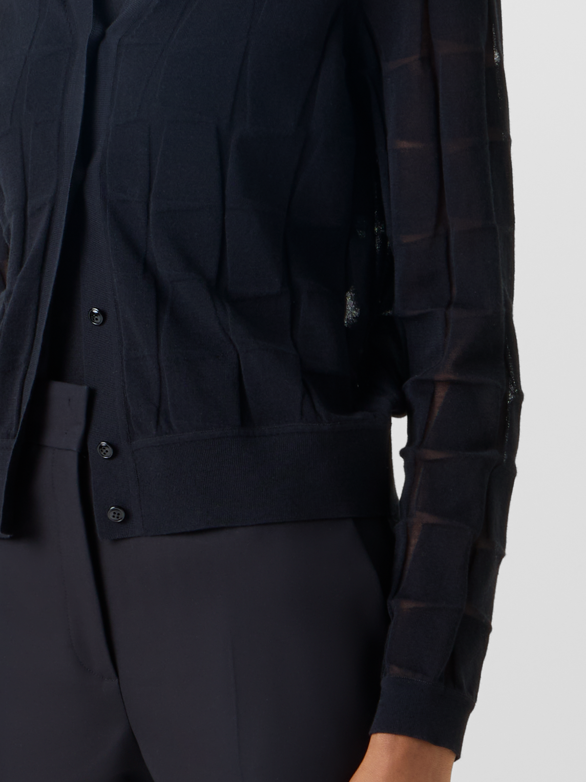 Designer Langärmelige Strickjacke aus tonalem Trapez-Jacquard - Schwarz #editorial