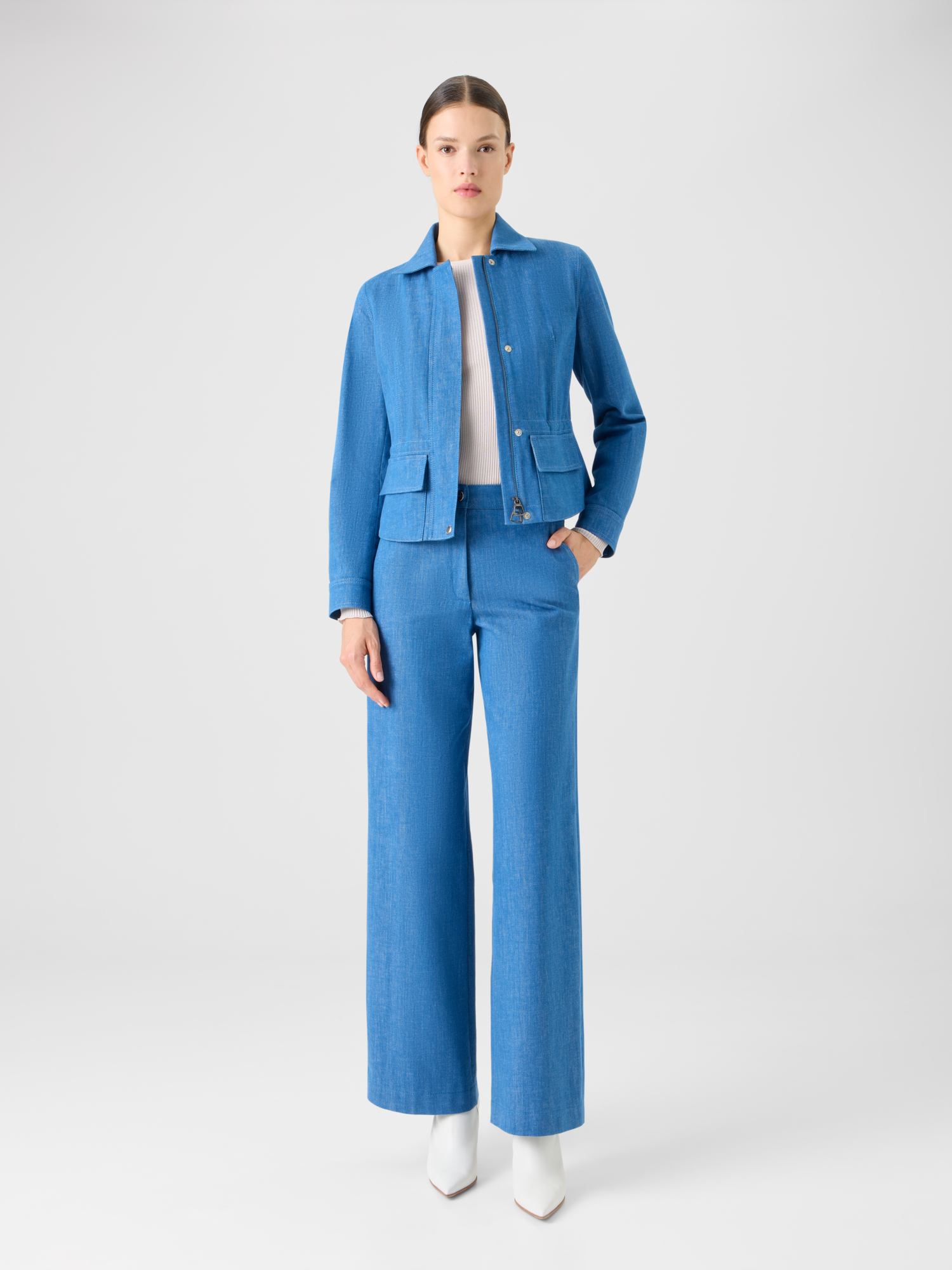 Designer Kurze Jacke aus Baumwoll-Stretch Denim - Blau 