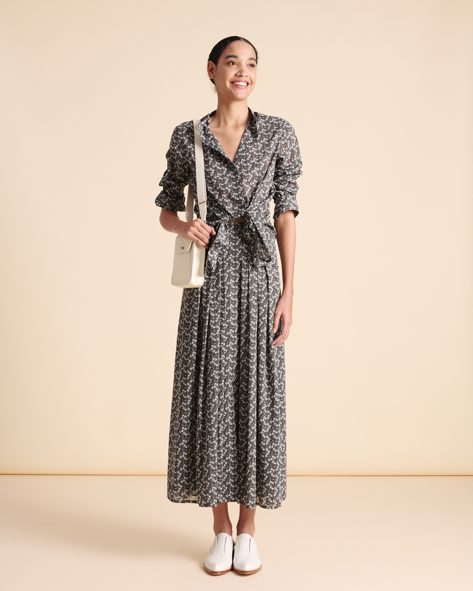 Designer Baumwoll-Midirock mit Mini Anemone Druck - Schwarz - Grau - Bunt