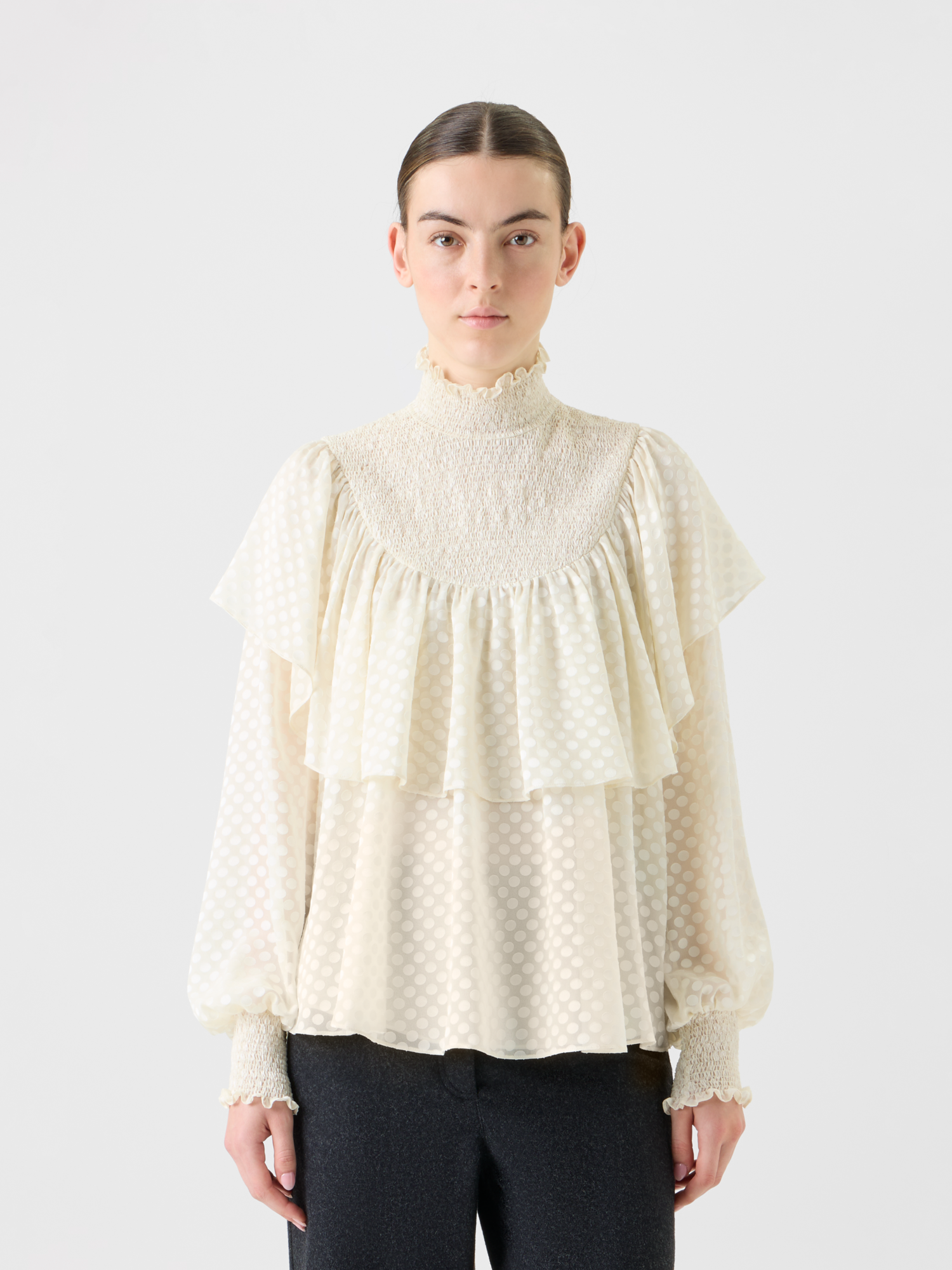 Designer Boho Bluse mit Smok und Rüschen Schultern - Ecru - Weiss 