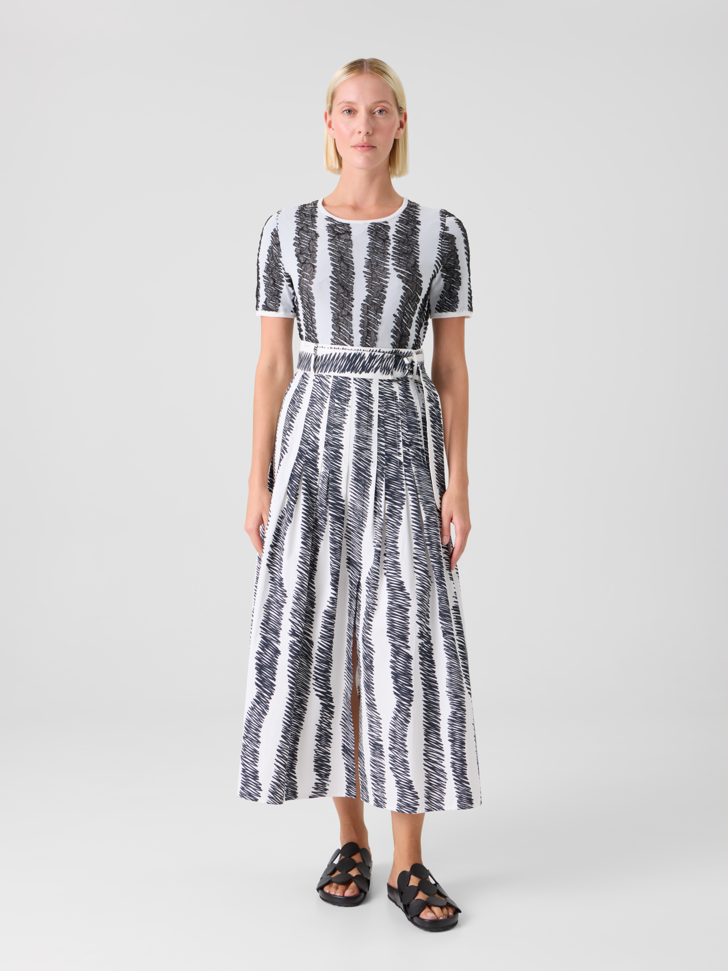 Designer Plissierter Midirock in A-Linie mit Scribble-Wave-Druck - Bunt - Ecru