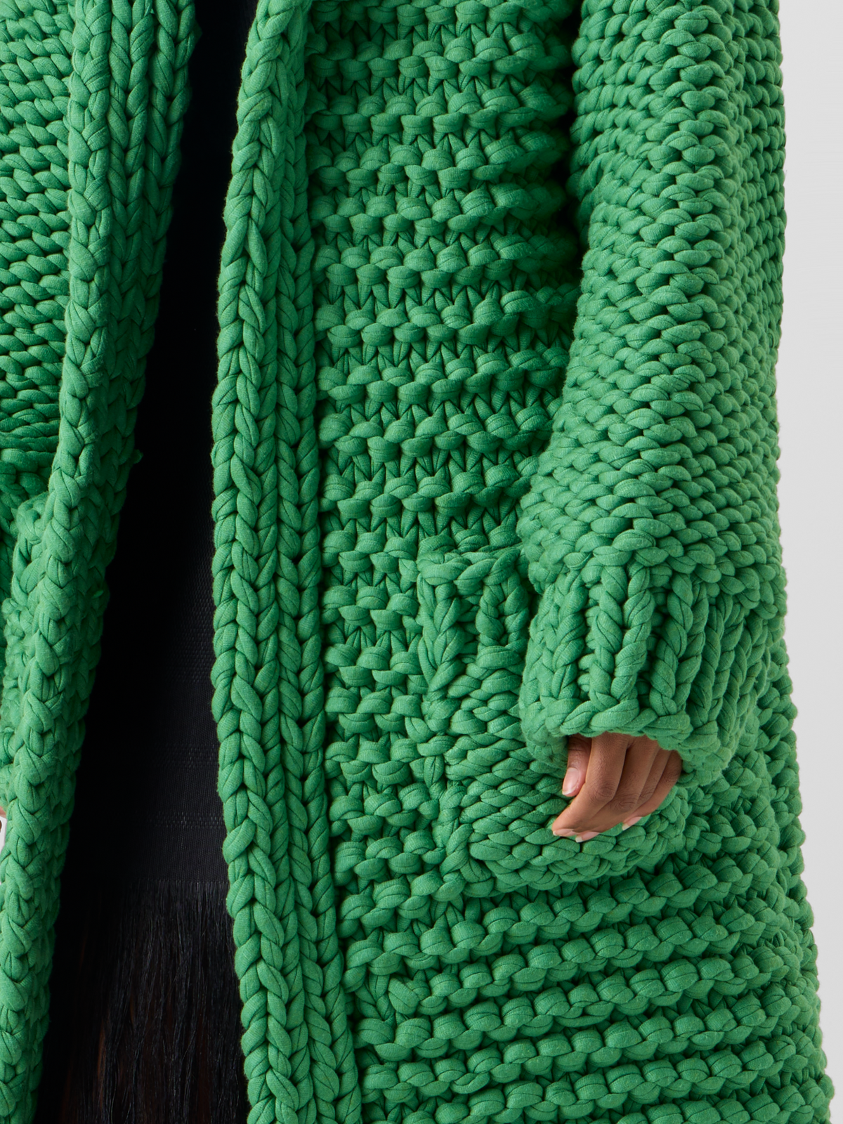 Designer Strukturierter Handstrick-Mantel mit Kapuze - Grün 