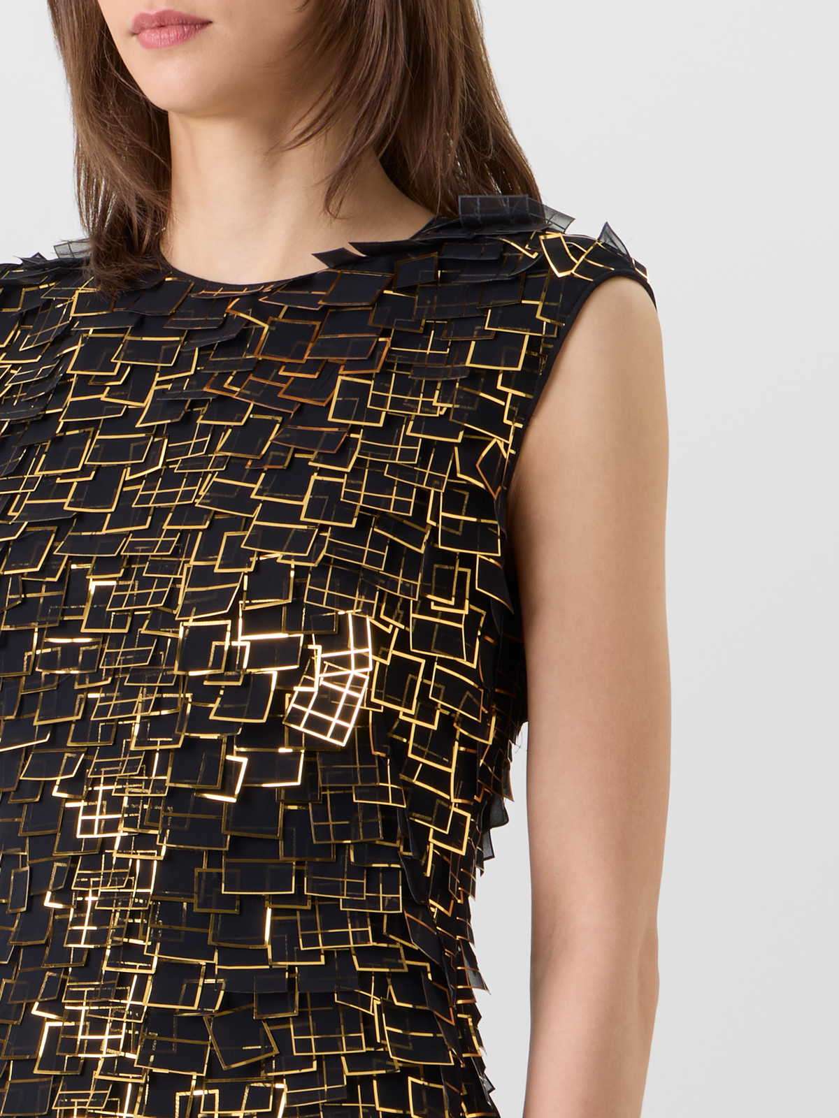 Designer Robe in Golden Frame Organza Tiles - Schwarz - Bunt #editorial