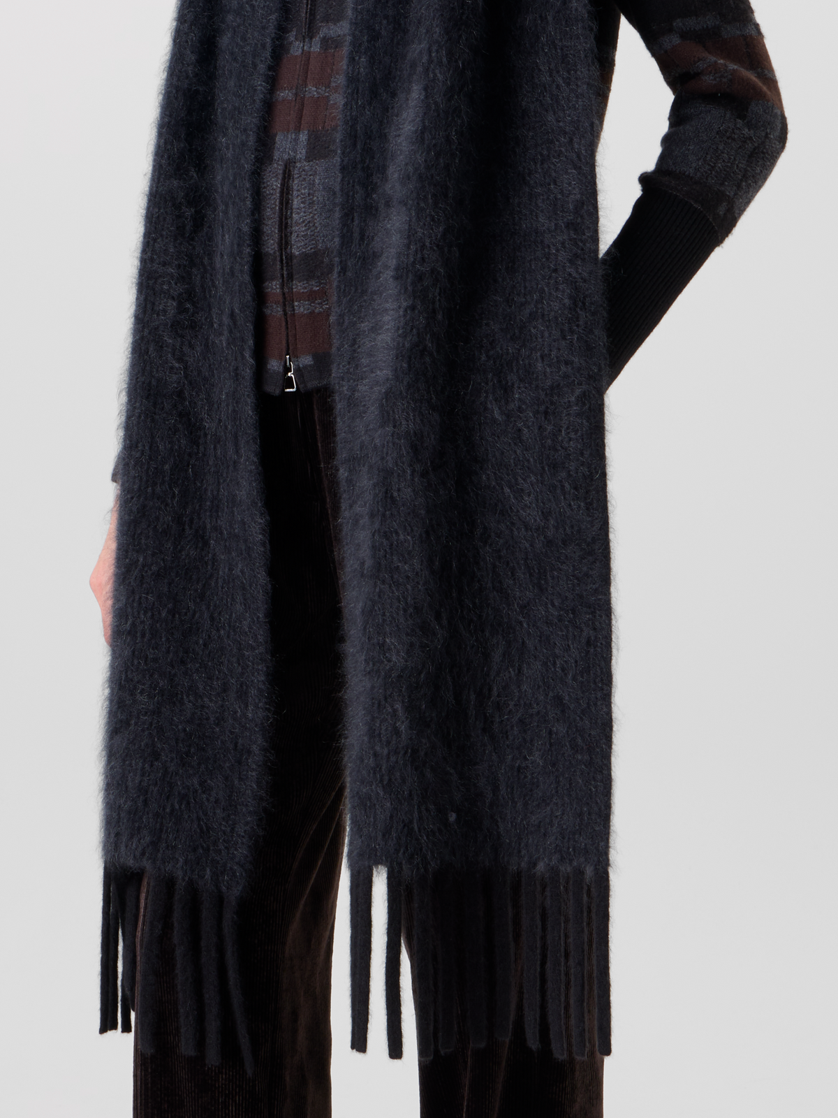 Designer Bi-Color Schal aus Cloud Cashmere mit Fransen - Bunt - Schwarz - Grau 