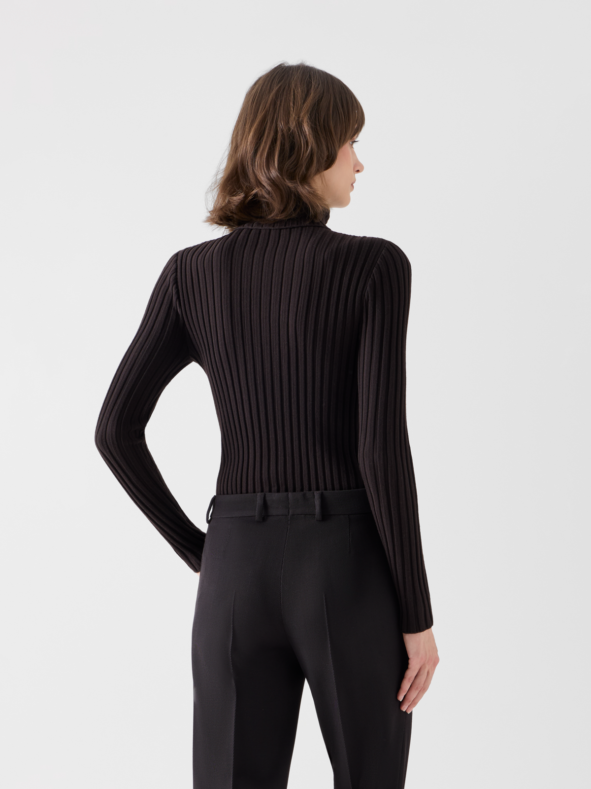 Designer Taillierter Rollkragen aus Merino-Rippstrick - Braun 