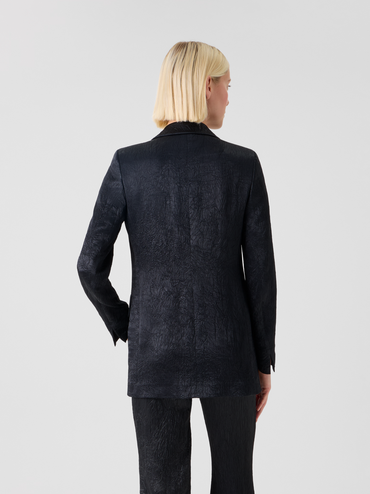 Designer Boyfriend-Jacke aus Knitter-Satin - Schwarz