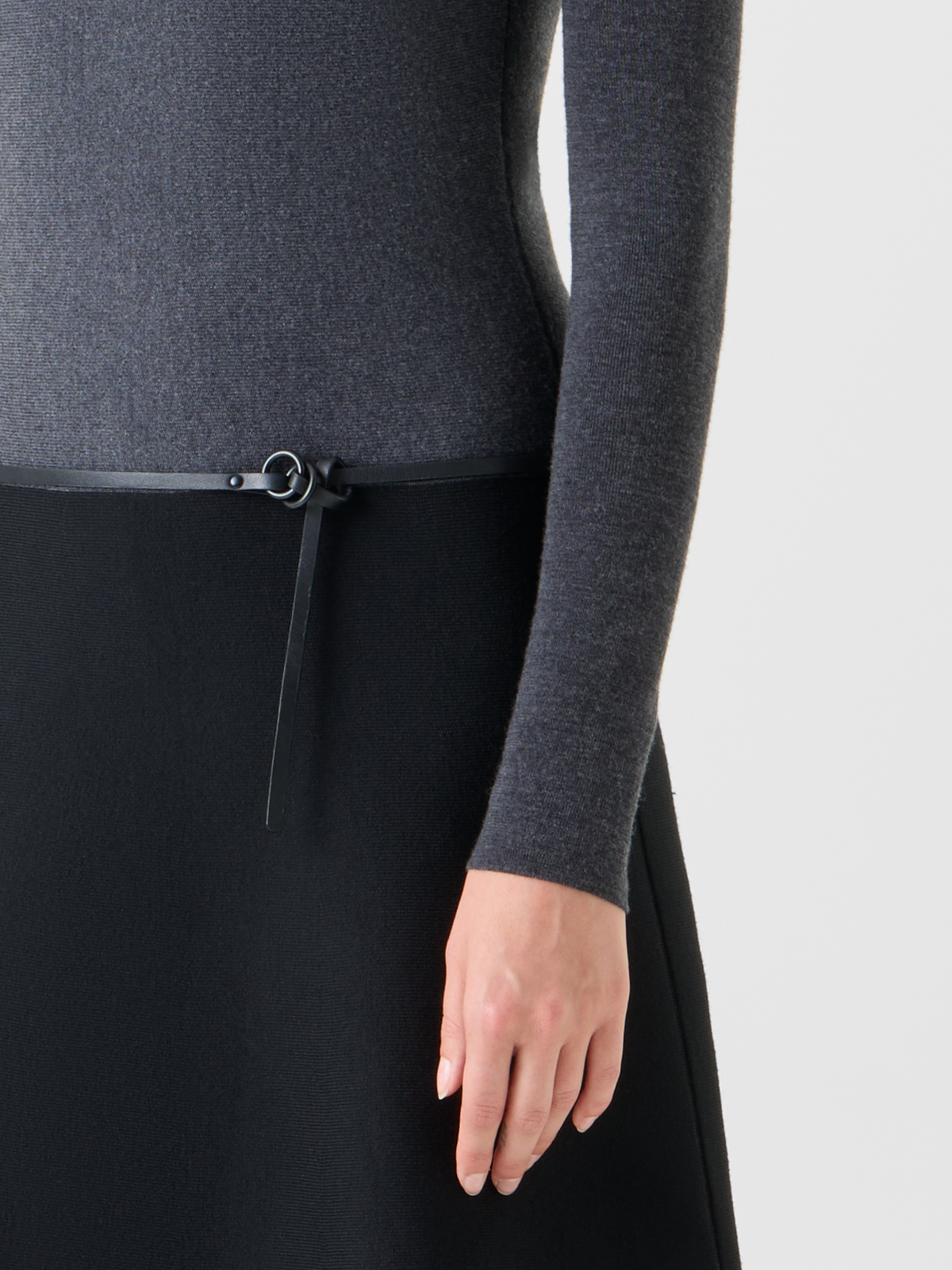 Designer A-Linie Milano Wolle Strickkleid mit Gürtel - Schwarz - Grau - Bunt #editorial