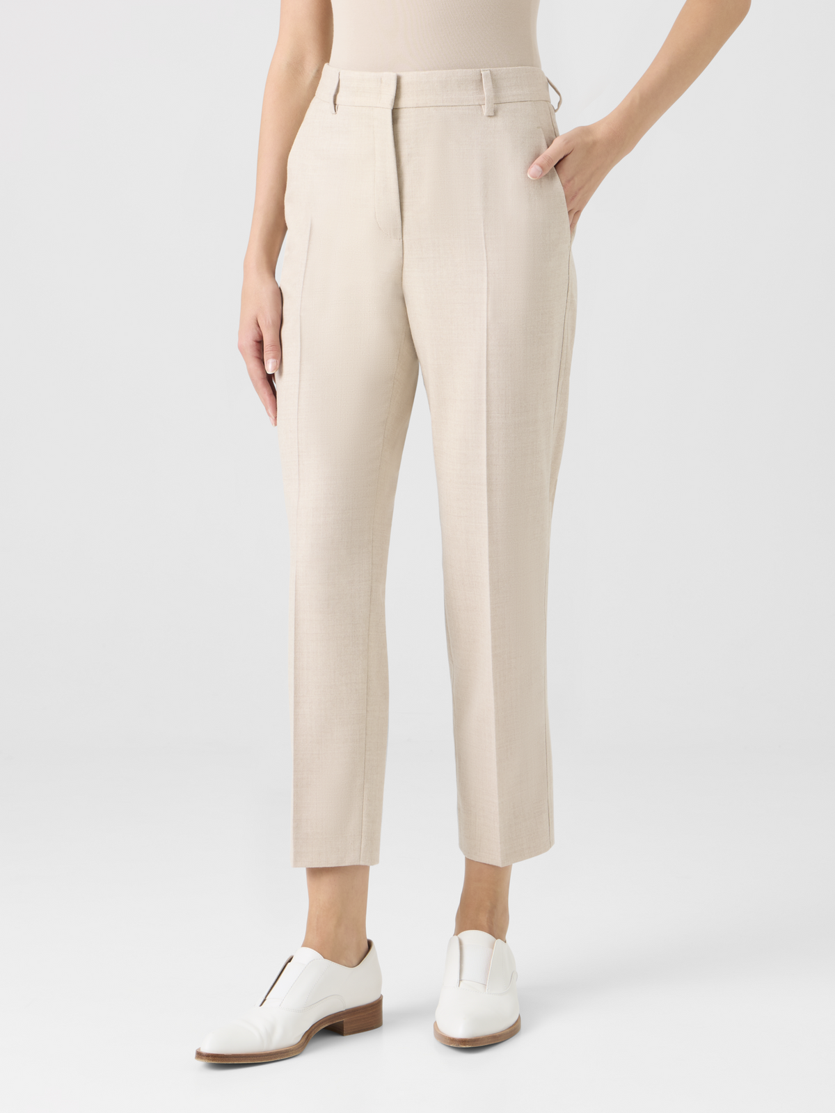 Designer Schmal verkürzte Hose aus Woll-Stretch-Flanell - Beige #editorial