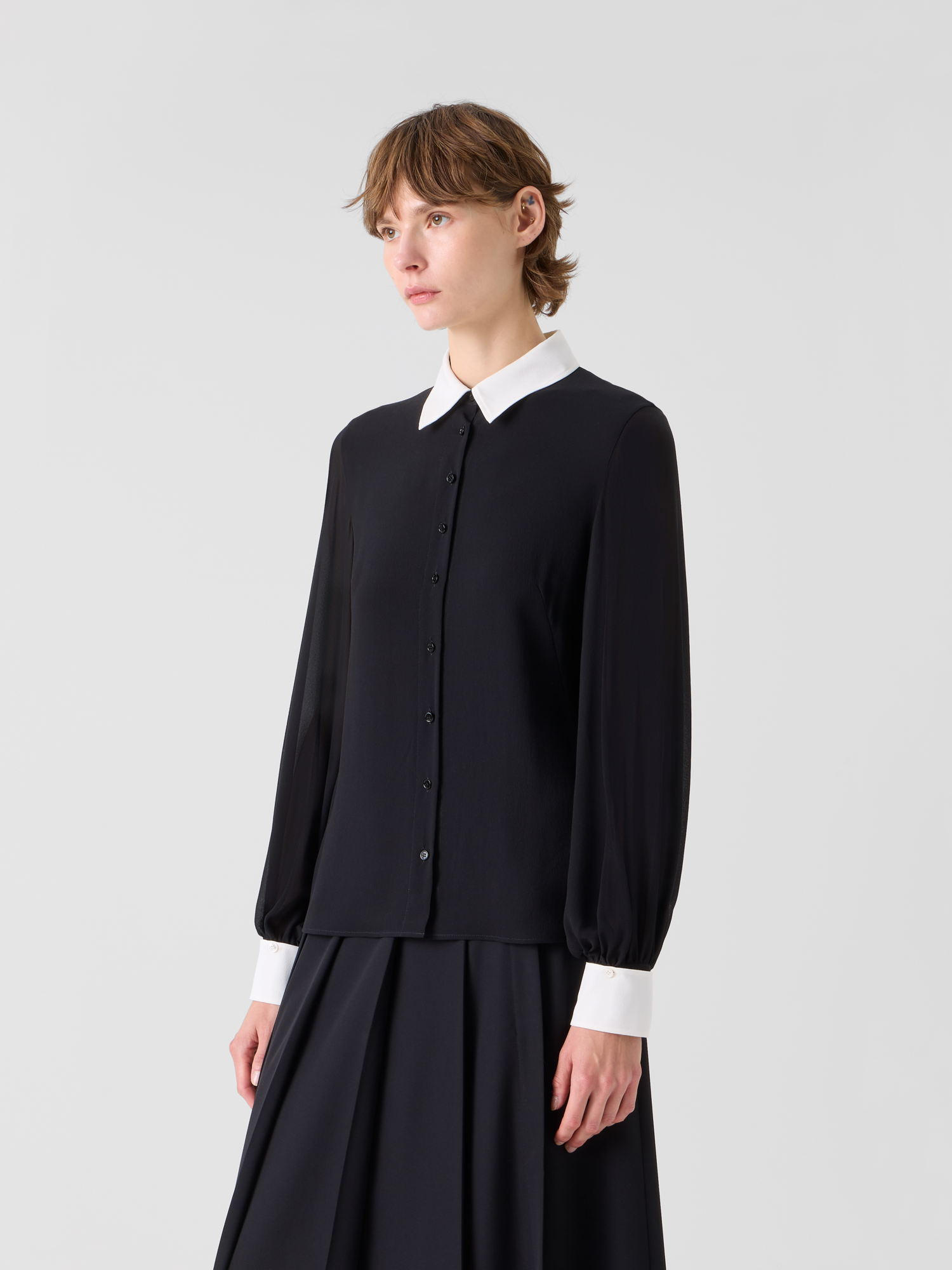 Designer Seidenbluse mit abnehmbaren Manschetten - Schwarz