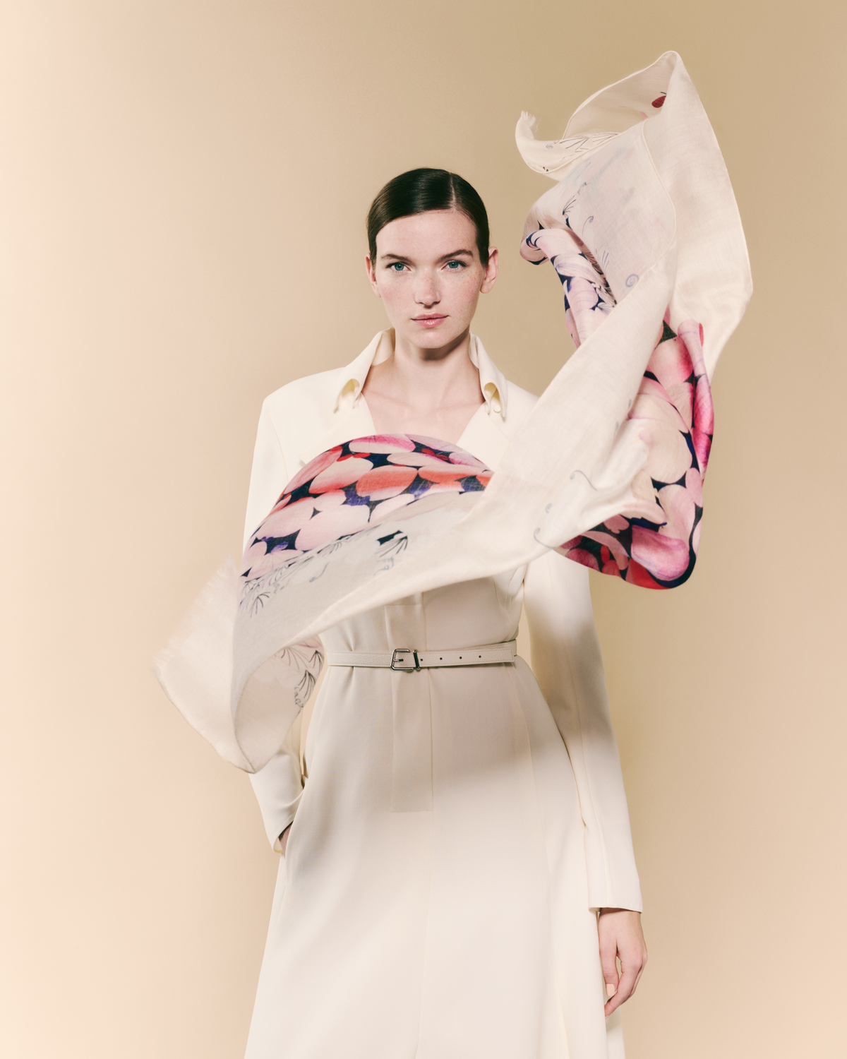 Designer Kaschmirschal mit Silver Dollars Druck - Bunt - Rosa #editorial