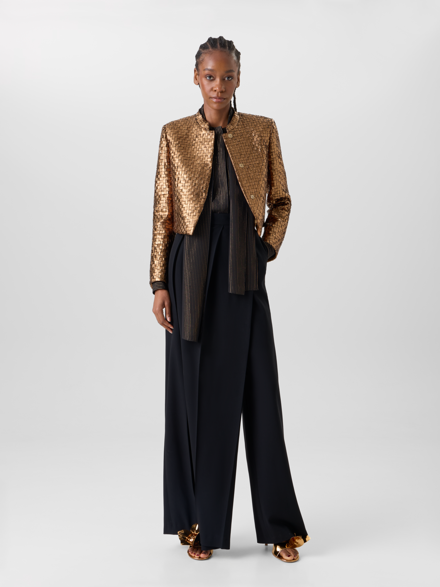 Designer Kurze Metal Braid Jacke mit Satindetails - Gold 