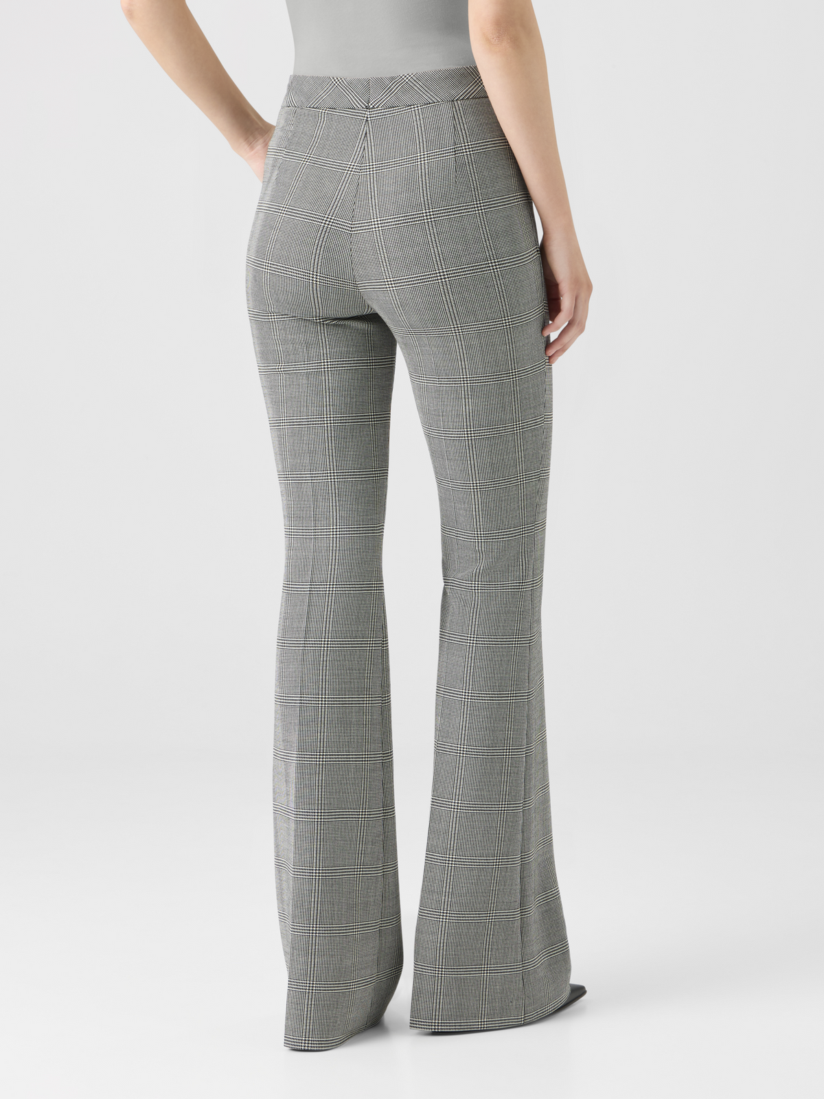 Designer Bootcut-Hose aus Prince-of-Wales-Wollstretch - Grau #editorial