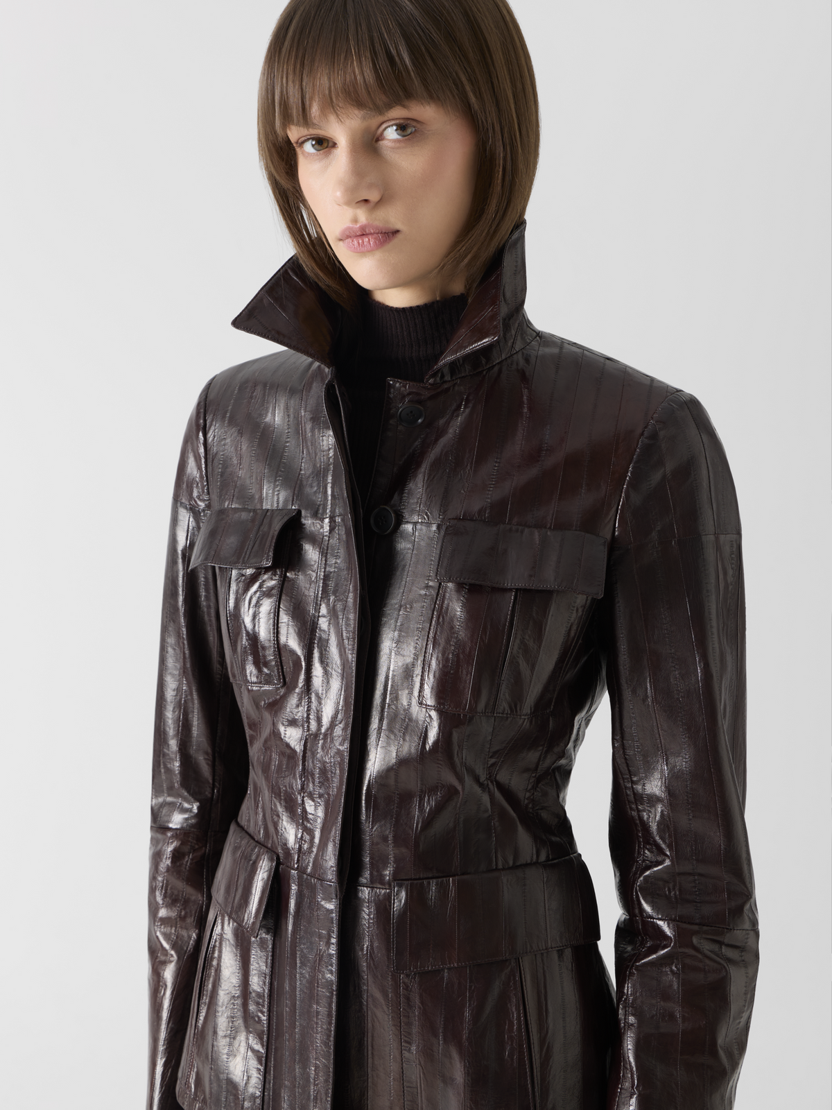 Designer Taillierte Jacke aus lackiertem Aalleder - Braun 