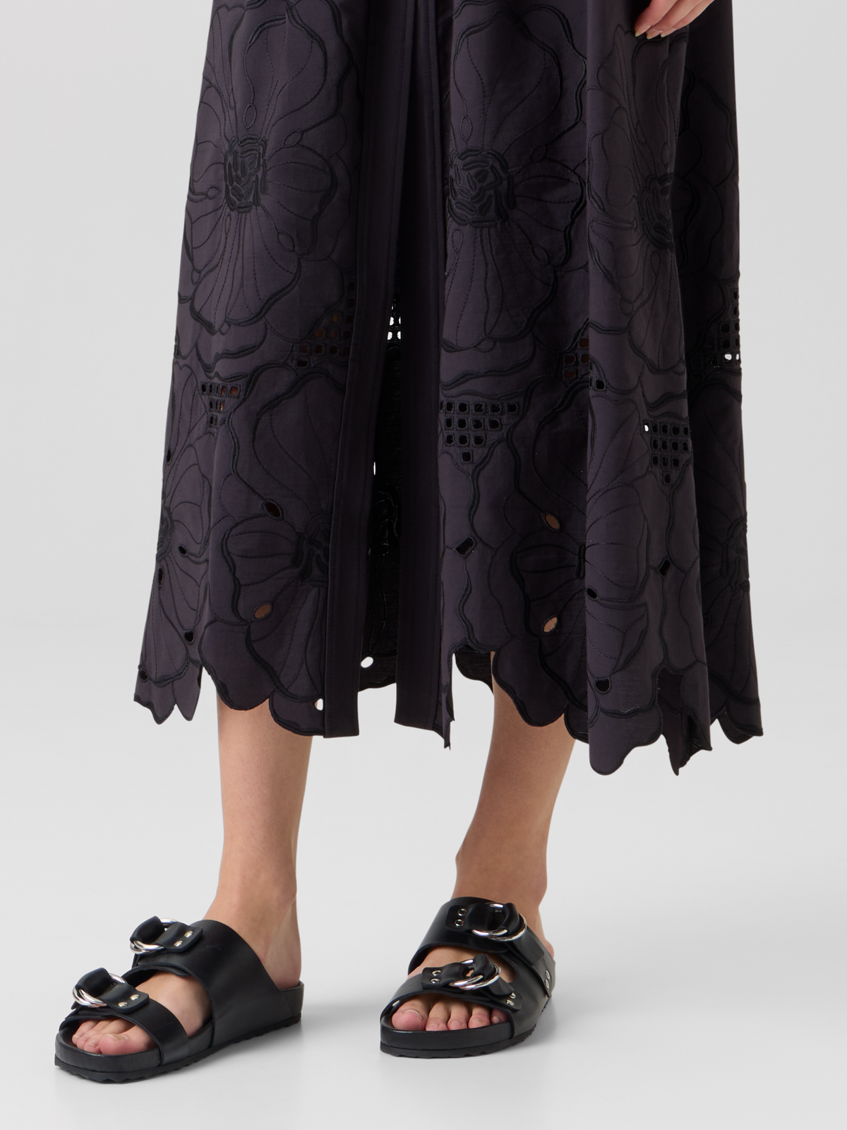 Designer Ausgestellter Midirock mit Blumen-Lochstickerei - Schwarz #editorial