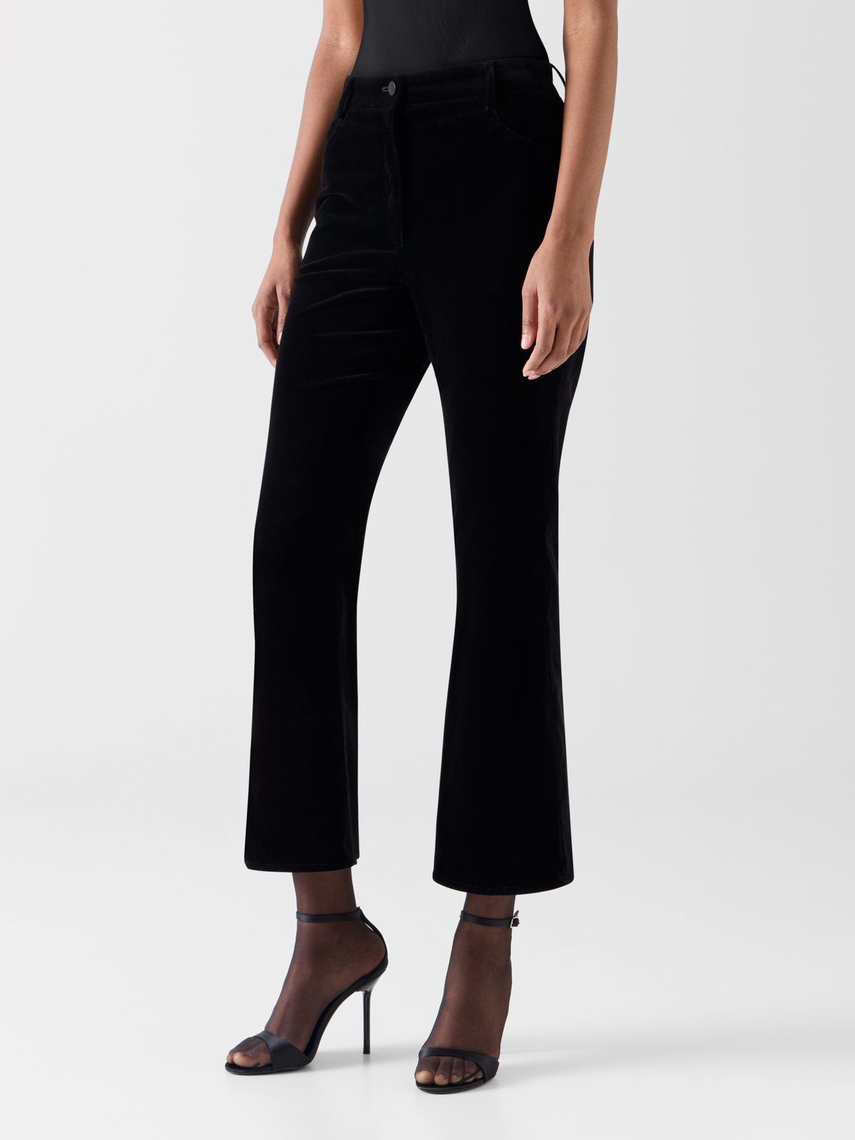 Designer Verkürzte Bootcut Hose aus Stretch-Samt - Schwarz #editorial