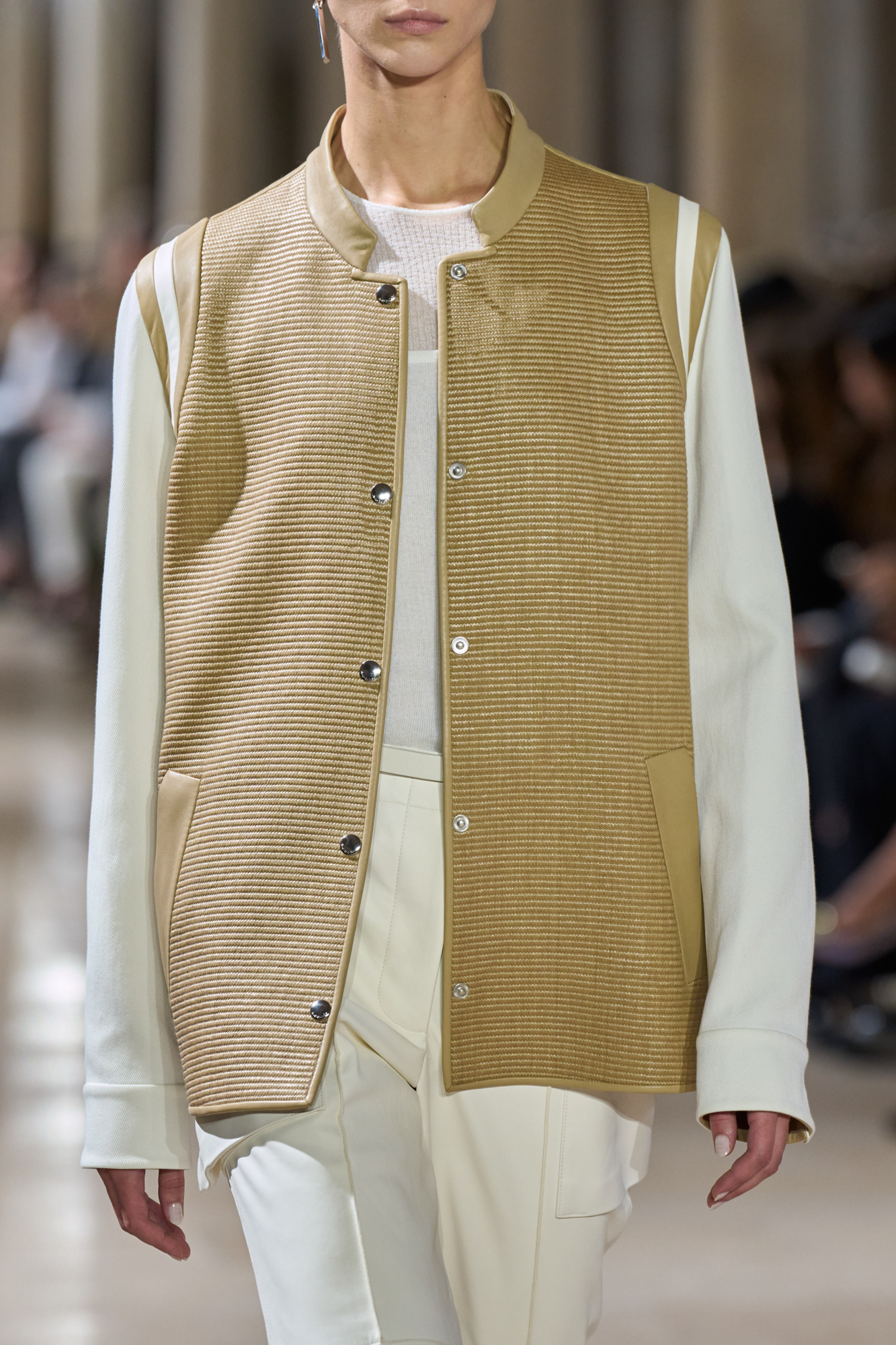 Designer Jacke aus Baumwoll-Raffia und Leder - Bunt - Beige 