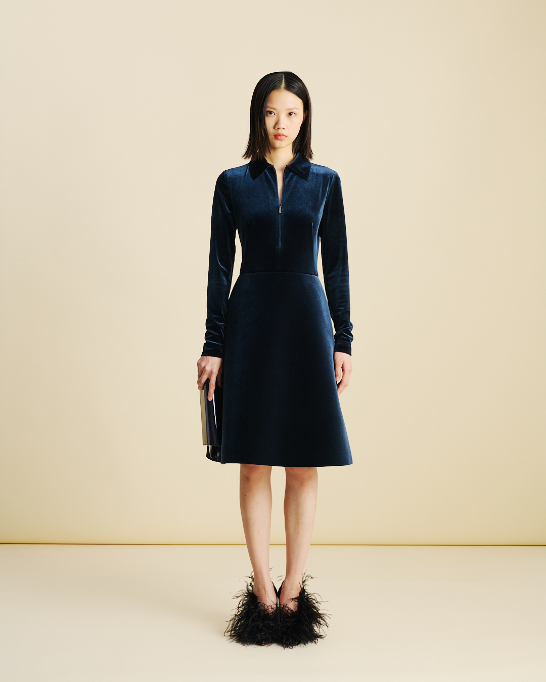 Designer Kurzes Samt Neopren A-Linien Kleid - Dunkelblau - Blau #editorial