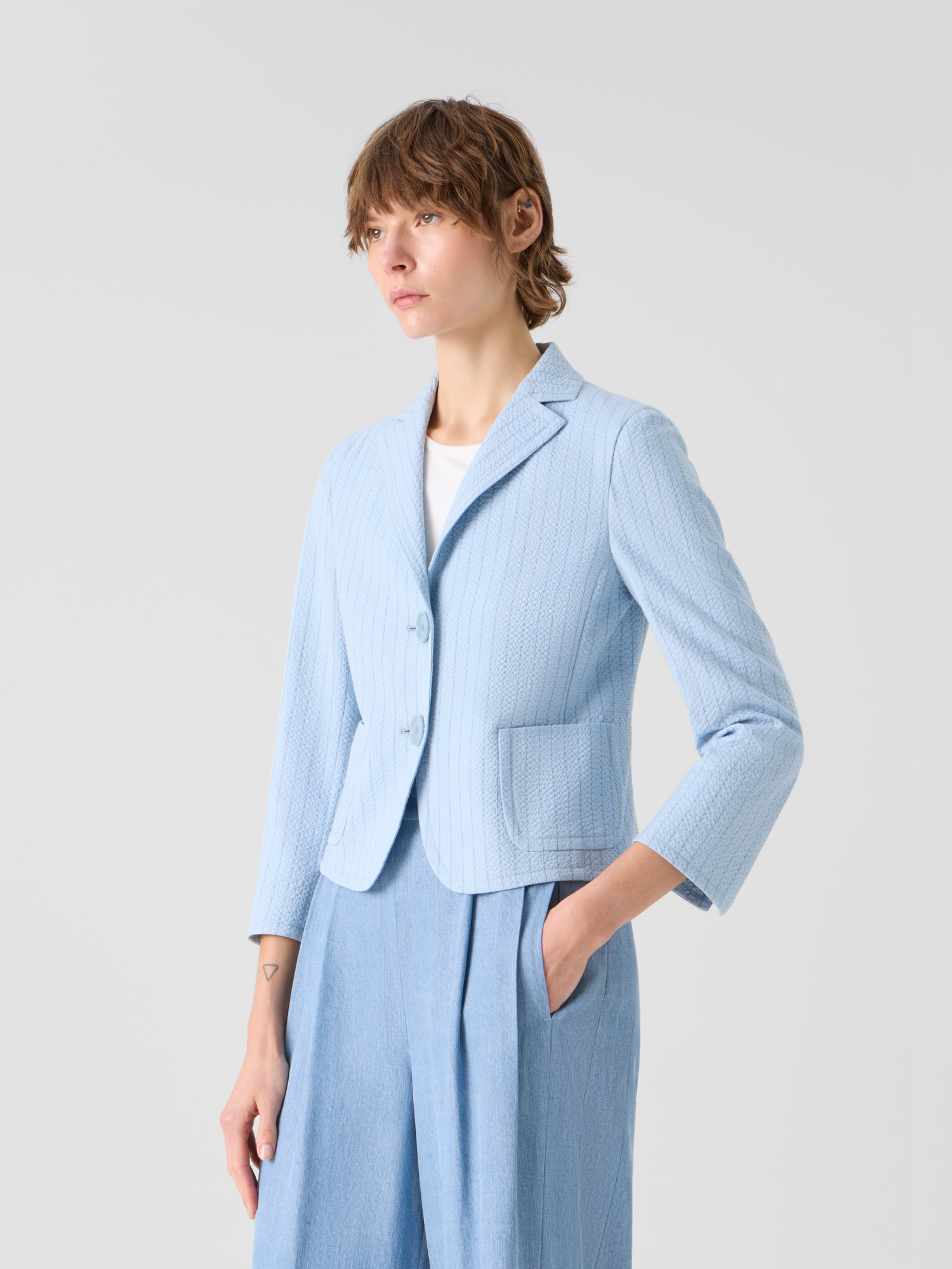 Designer Taillierte gestreifte Jacke aus Baumwoll-Seersucker mit Revers - Blau