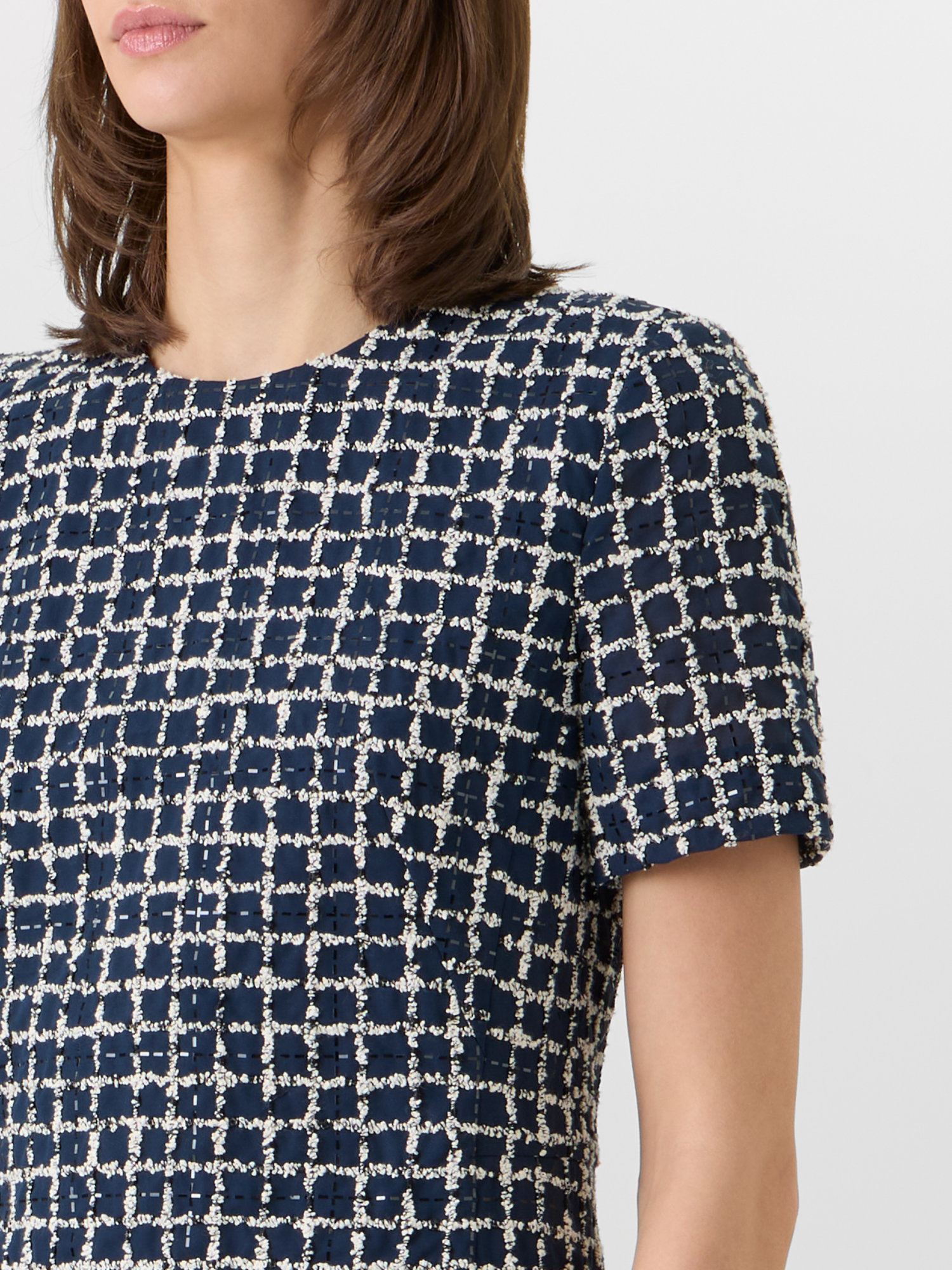 Designer Kurzärmeliges Etuikleid mit Tweed-Check-Stickerei auf Voile - Blau 
