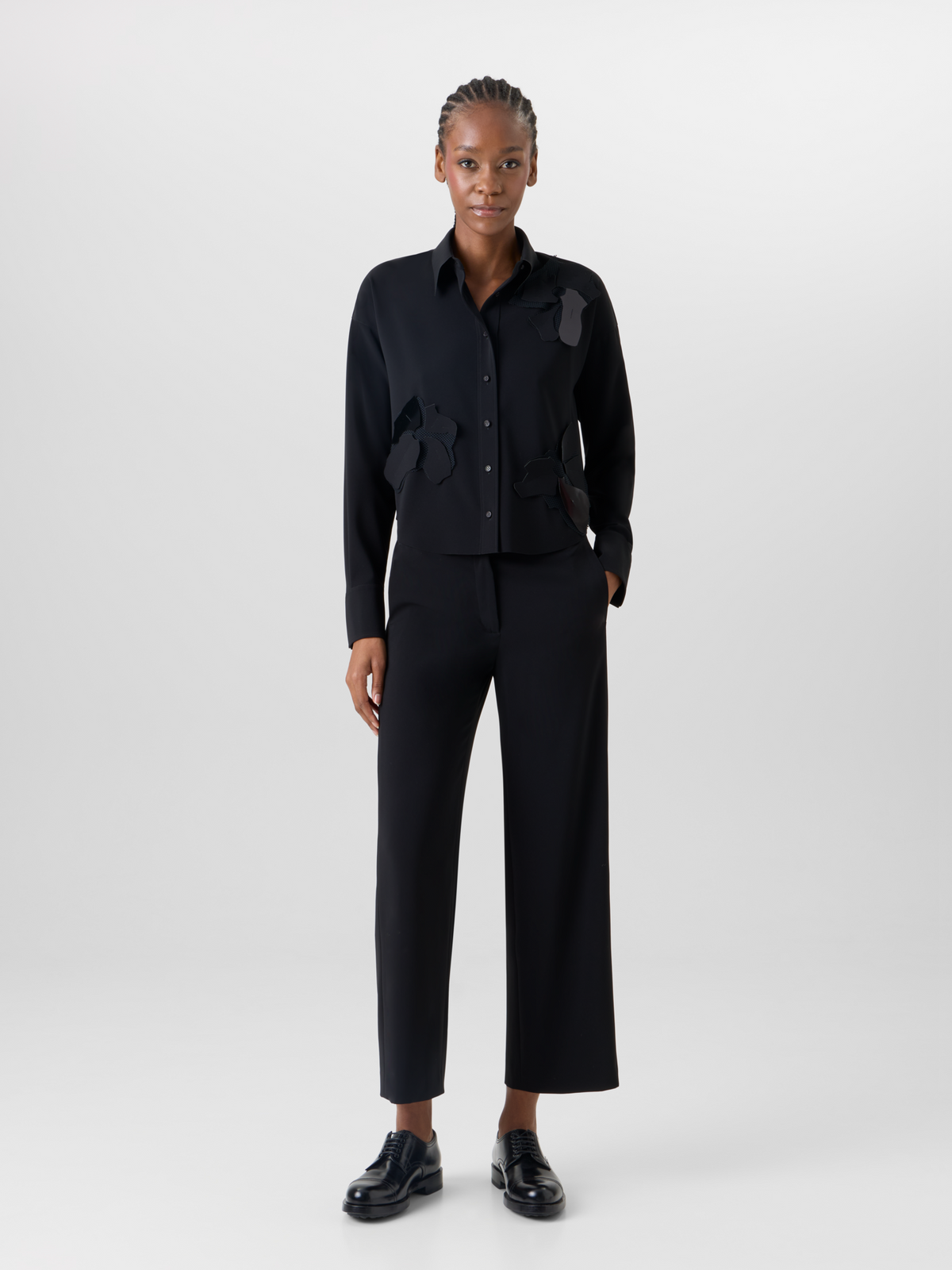 Designer Langärmelige Bluse mit Papercut Flower Applikation - Schwarz #editorial
