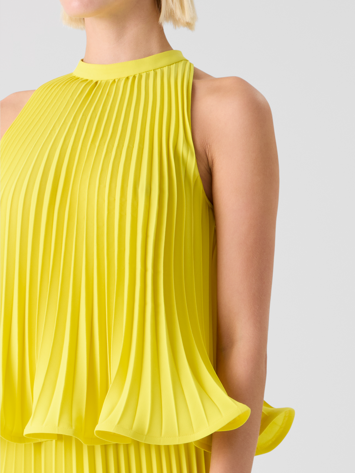 Designer Plissiertes Neckholder-Top aus Crêpe - Gelb #editorial
