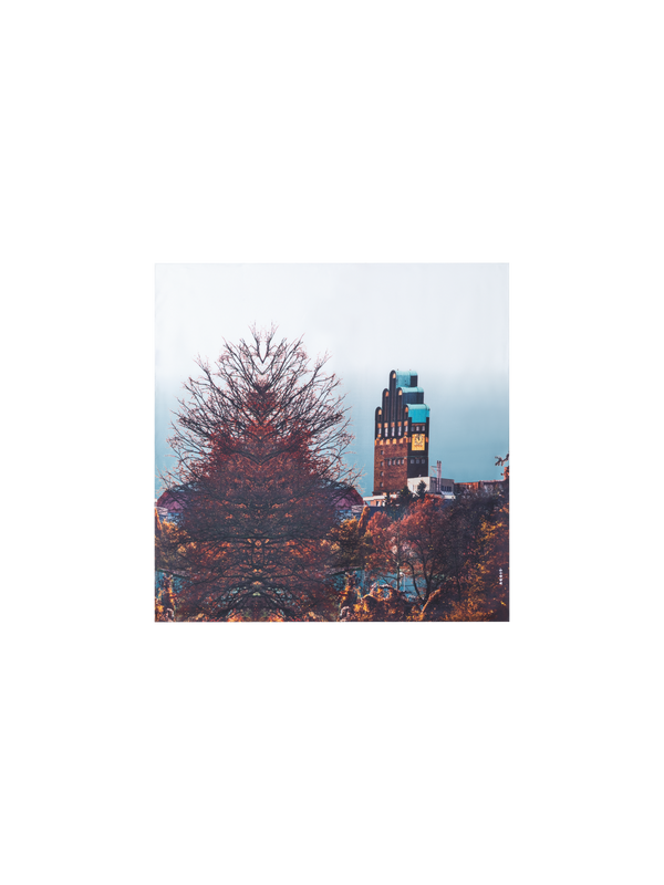 Designer Schal aus Seide mit Wedding Tower Druck - Bunt