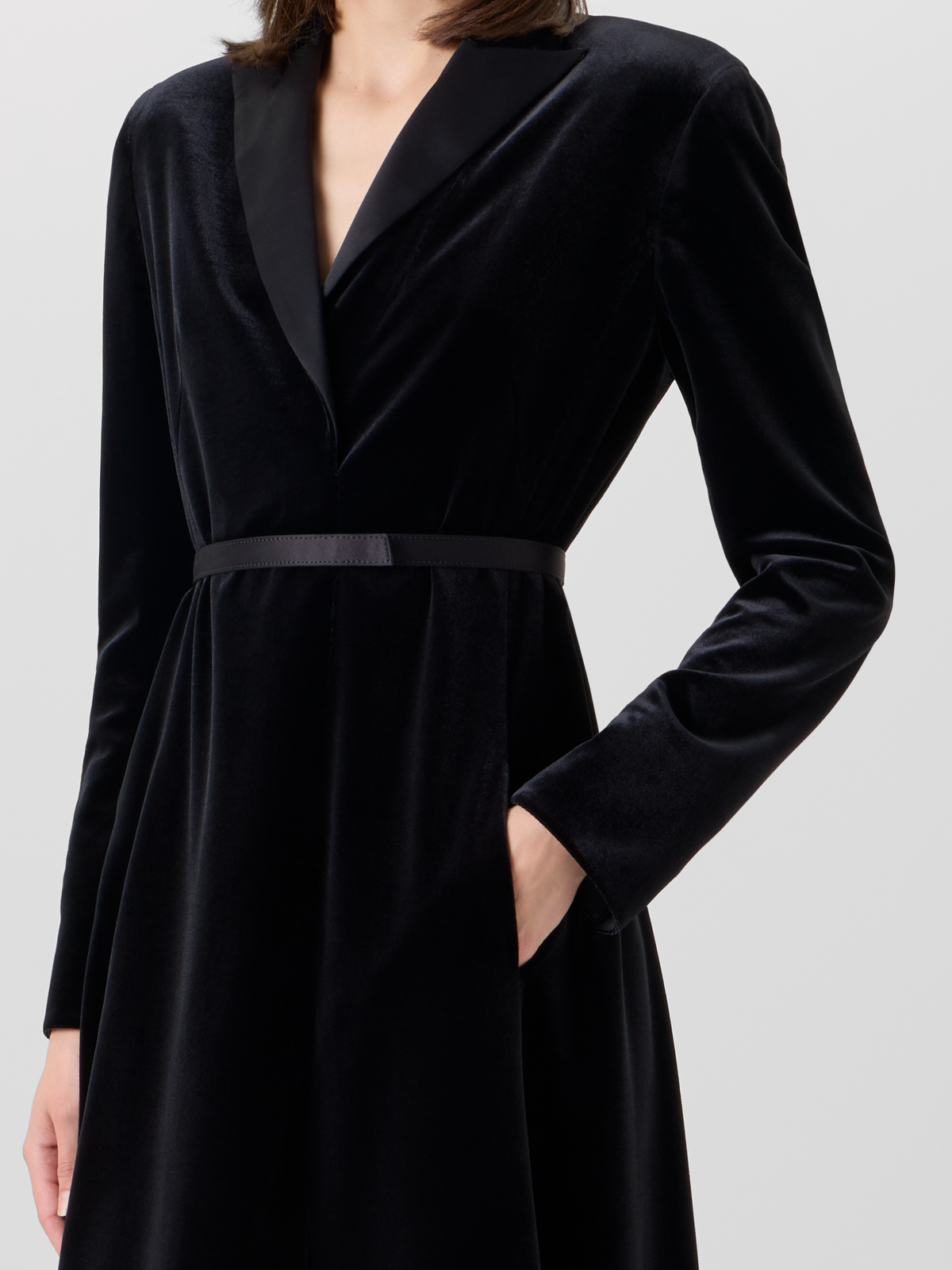 Designer Midikleid aus Samt mit Satin-Revers - Schwarz 