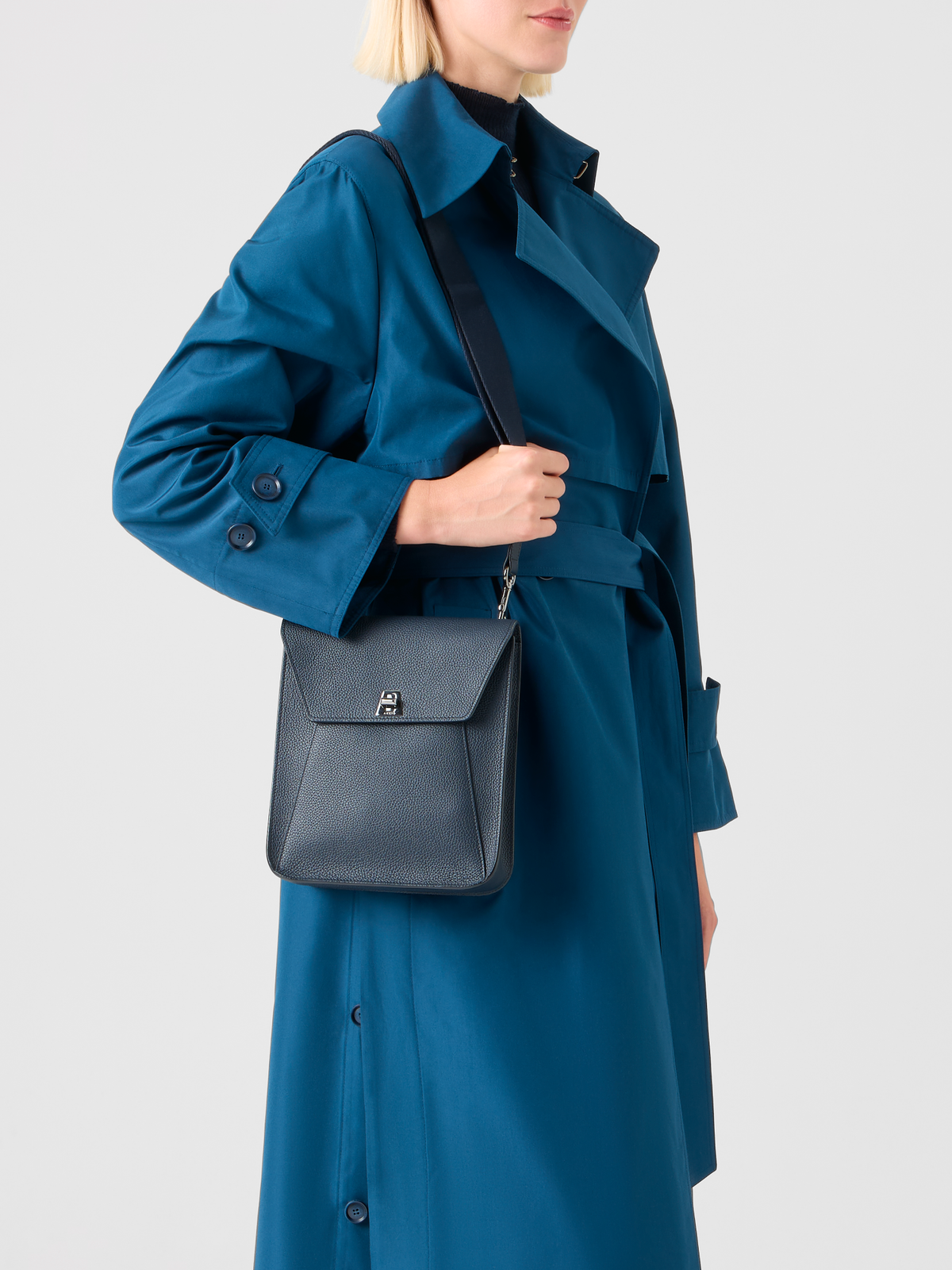 Designer Anouk Little Messenger Bag - Dunkelblau - Blau #editorial