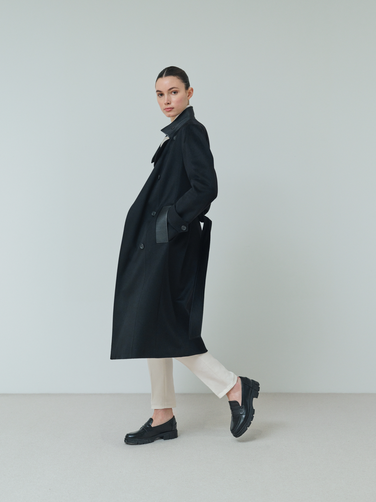 Designer Slim Hose aus Baumwoll-Denim-Stretch - Ecru - Weiss #editorial