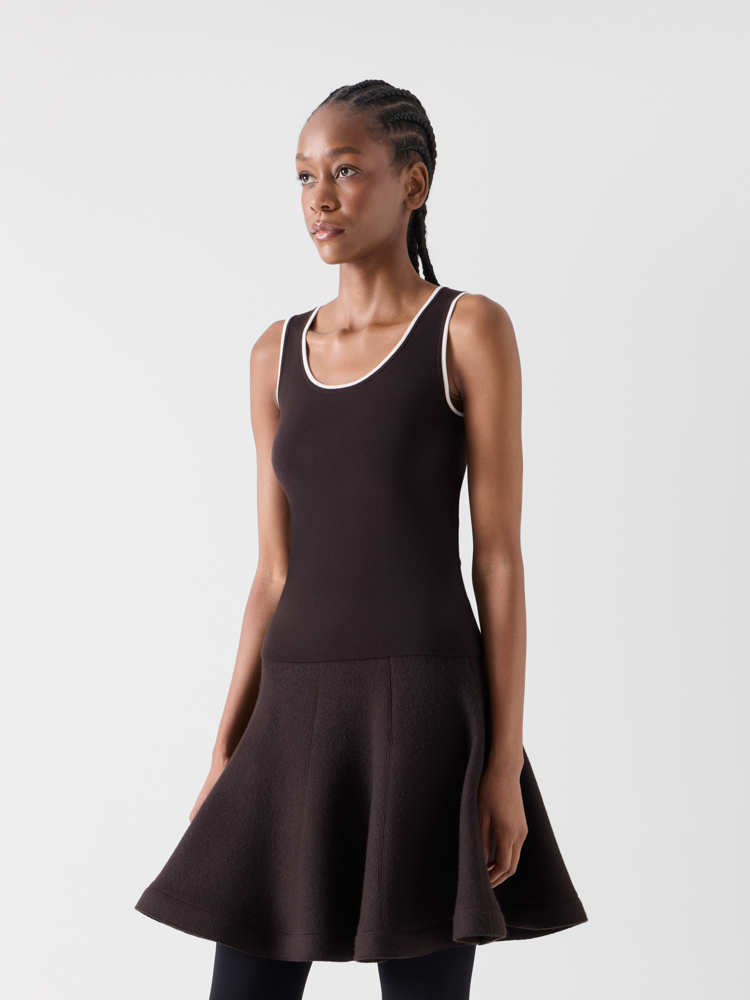 Designer Tailliertes Stricktop mit Kontrastpaspel - Braun 
