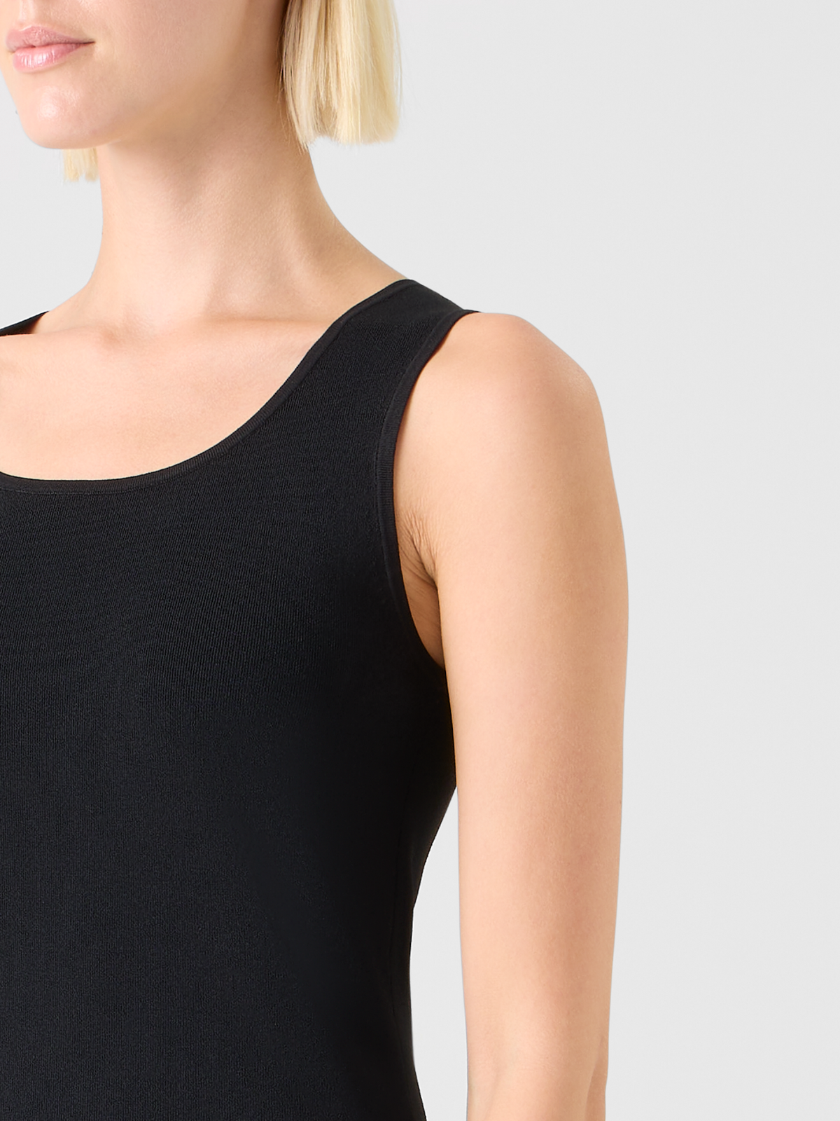 Designer Tailliertes Tanktop aus Viskosemischung-Strick - Schwarz #editorial