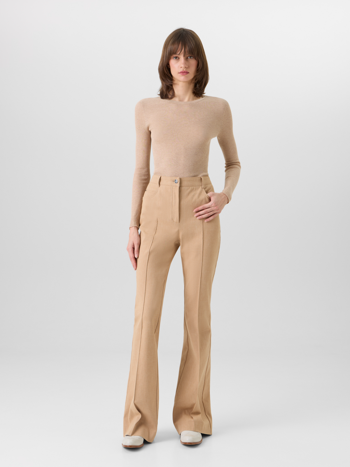 Designer Farid Bootcut Hose aus Stretch-Baumwoll-Denim - Beige #editorial