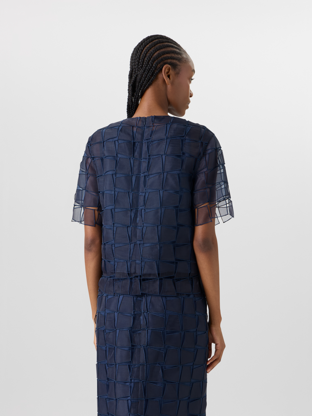 Designer Kurzärmelige Bluse mit Trapez-Stickerei aus Organza - Dunkelblau #editorial