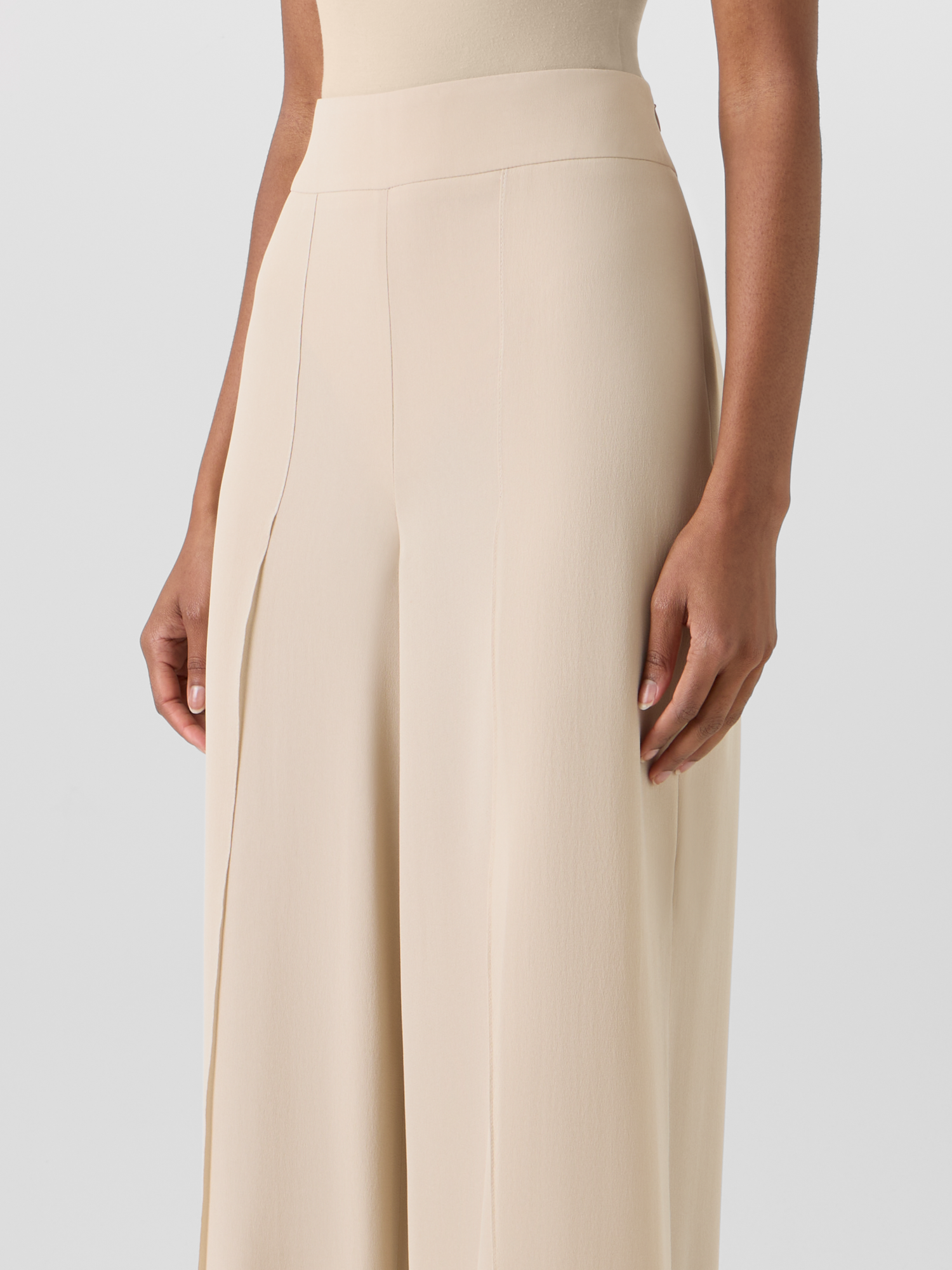 Designer Fellia Weit Ausgestellt Hose aus Seidengeorgette - Beige 