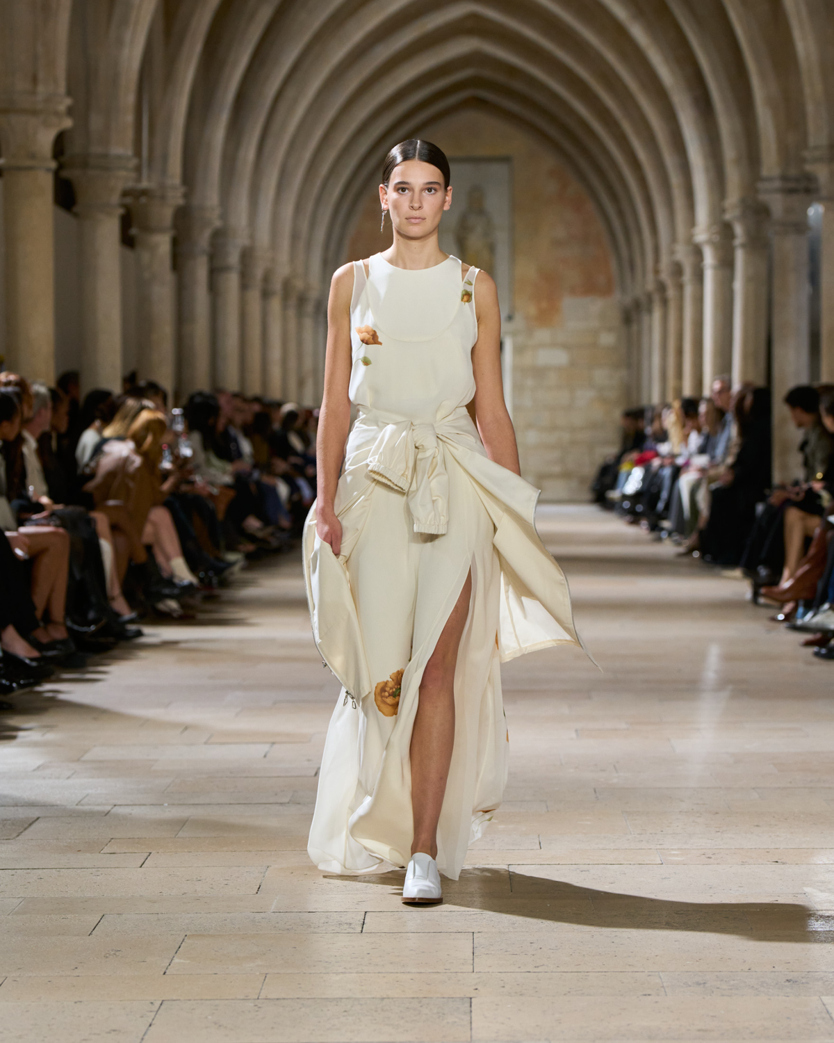 Designer Double-Layer-Seidenkleid mit Anemone Druck - Bunt - Ecru - Weiss #editorial