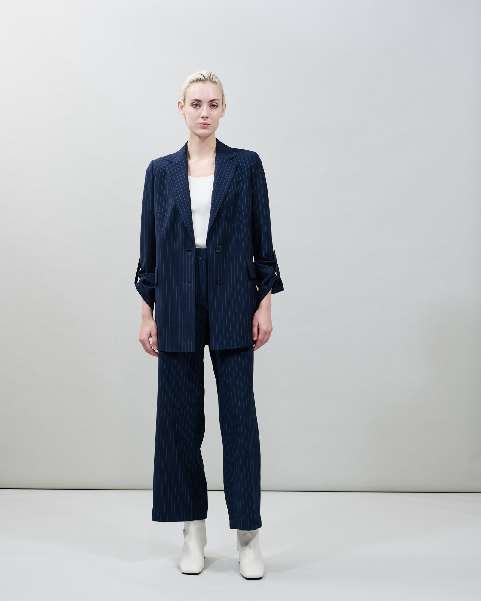 Designer Boyfriend-Blazer aus gestreifter Cool Wool - Dunkelblau - Blau 