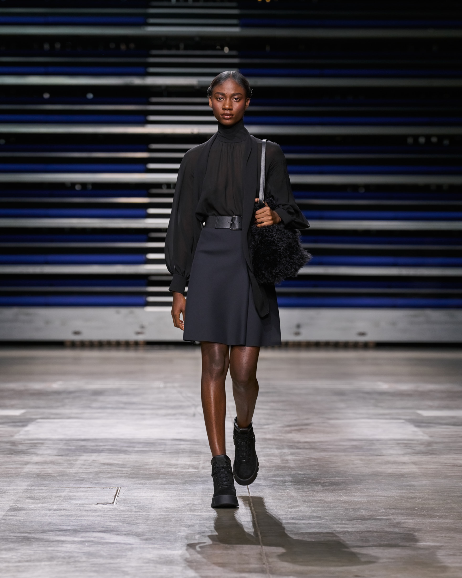 Designer Knielanger A-Linien-Rock aus Neopren - Schwarz 