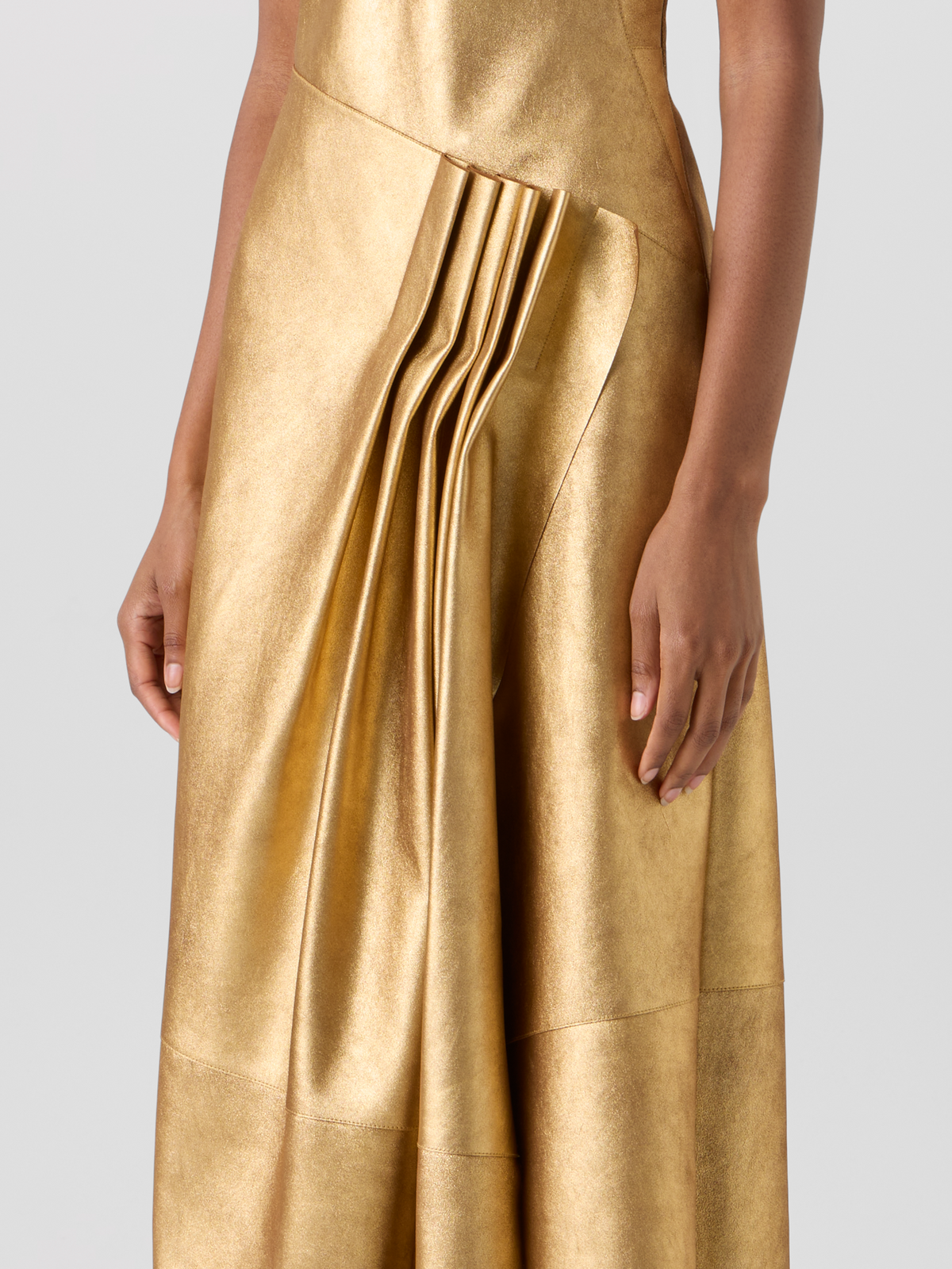 Designer Bustier-Robe aus Lamé-Leder mit Drapierung vorne - Gold #editorial