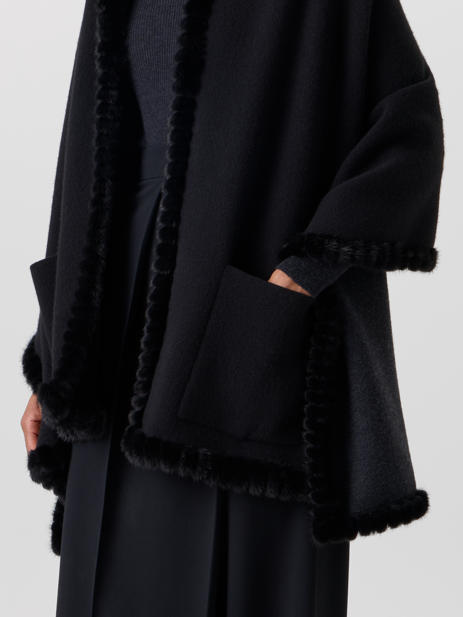 Designer Wendbares Kaschmir-Cape mit Kapuze und Nerzbesatz - Grau - Schwarz 