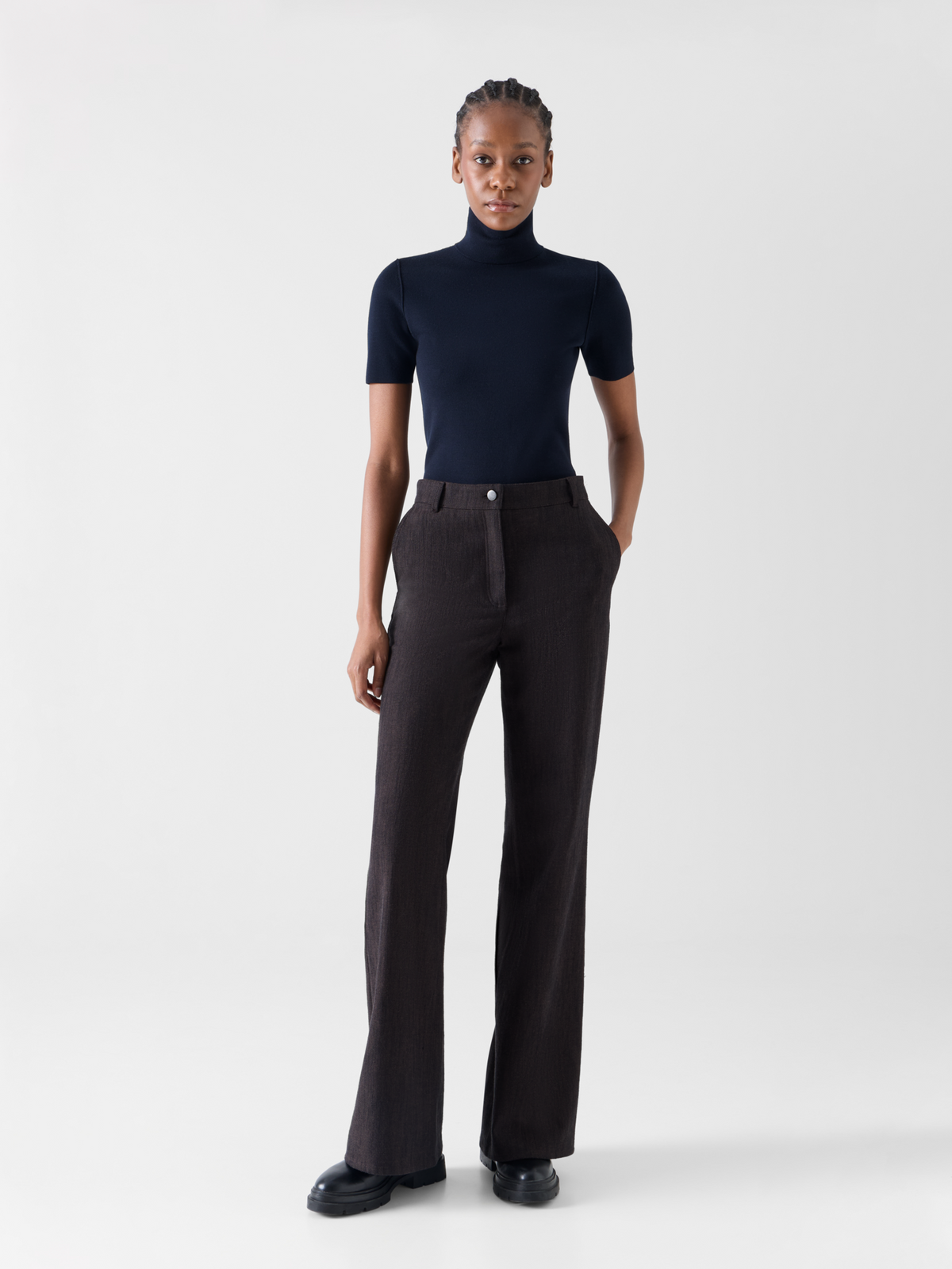 Designer Bootcut Hose aus Winter-Denim - Braun #editorial