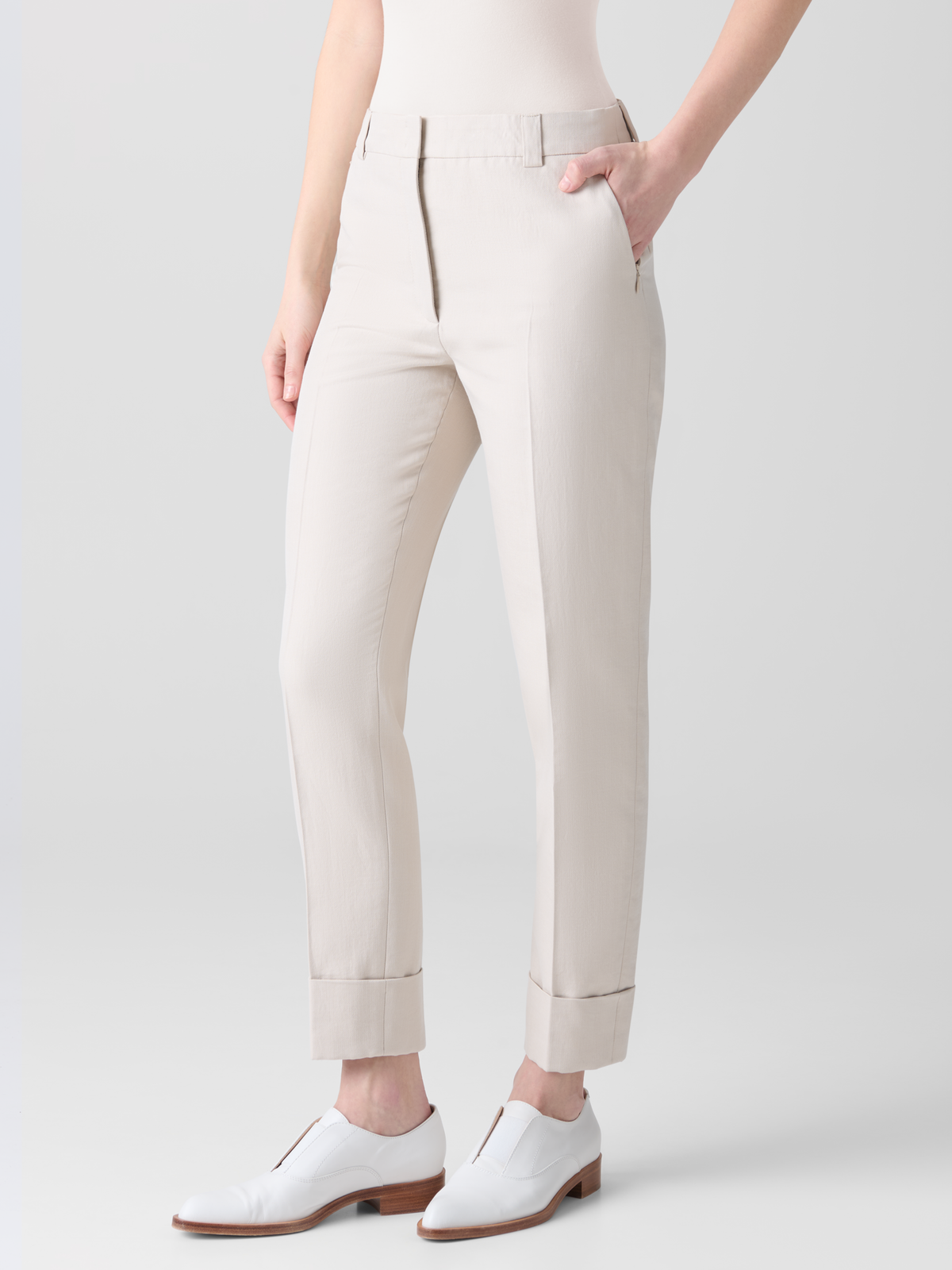 Designer Tapered Hose aus Baumwoll-Seiden-Doubleface - Grau - Beige #editorial