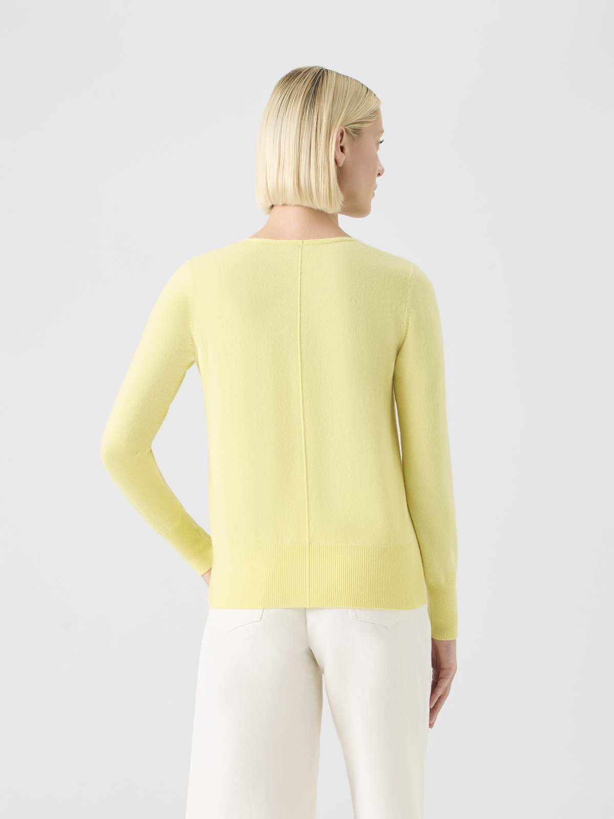 Designer Pullover mit V-Ausschnitt aus reinem Kaschmir - Gelb #editorial