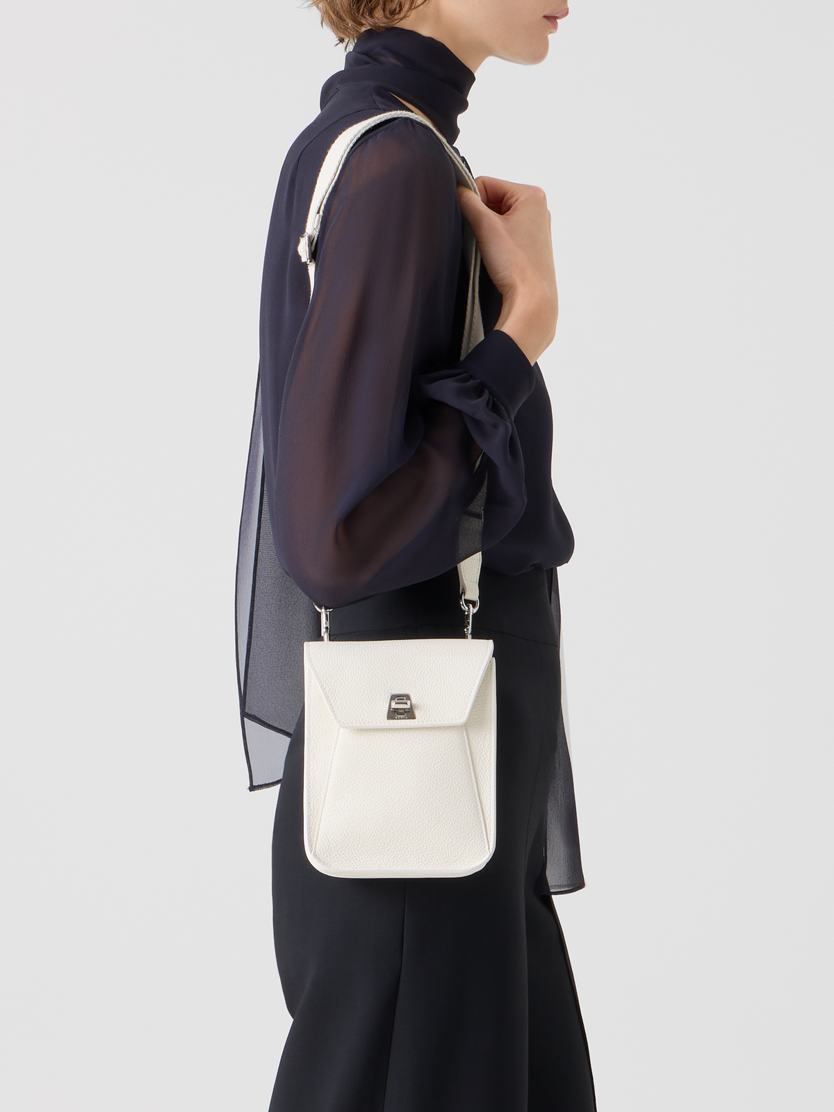 Designer Anouk Mini Messenger Bag - Weiss #editorial