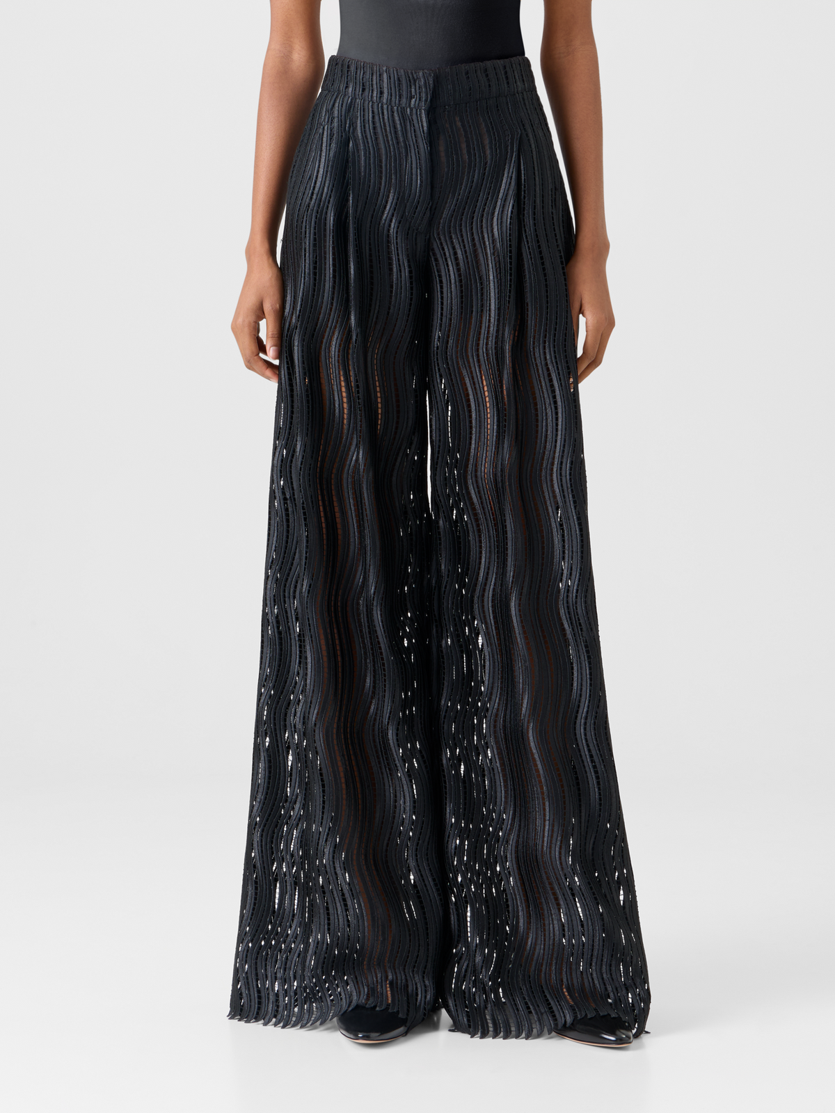 Designer Cassie weite Hose aus Wave-Guipure - Schwarz #editorial