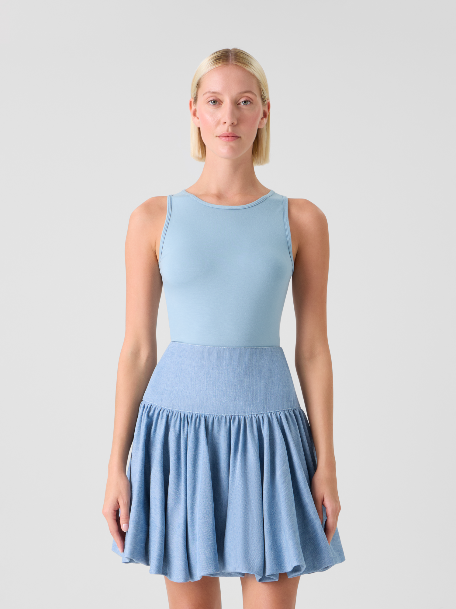 Designer Ausgestellter Volant-Minirock aus Viskose-Denim - Blau