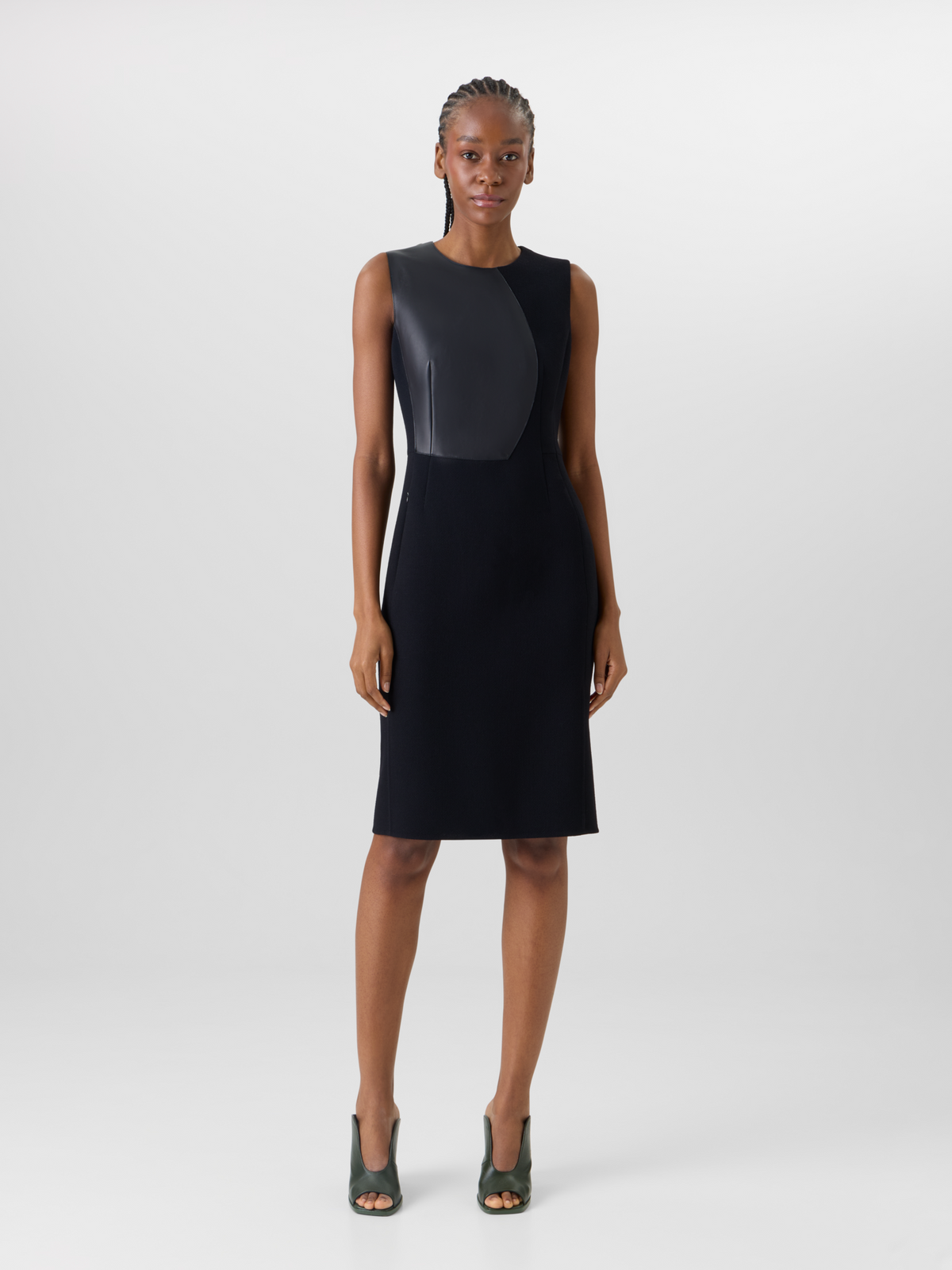 Designer Ärmelloses Etuikleid aus Wollkrepp-Doubleface - Schwarz #editorial