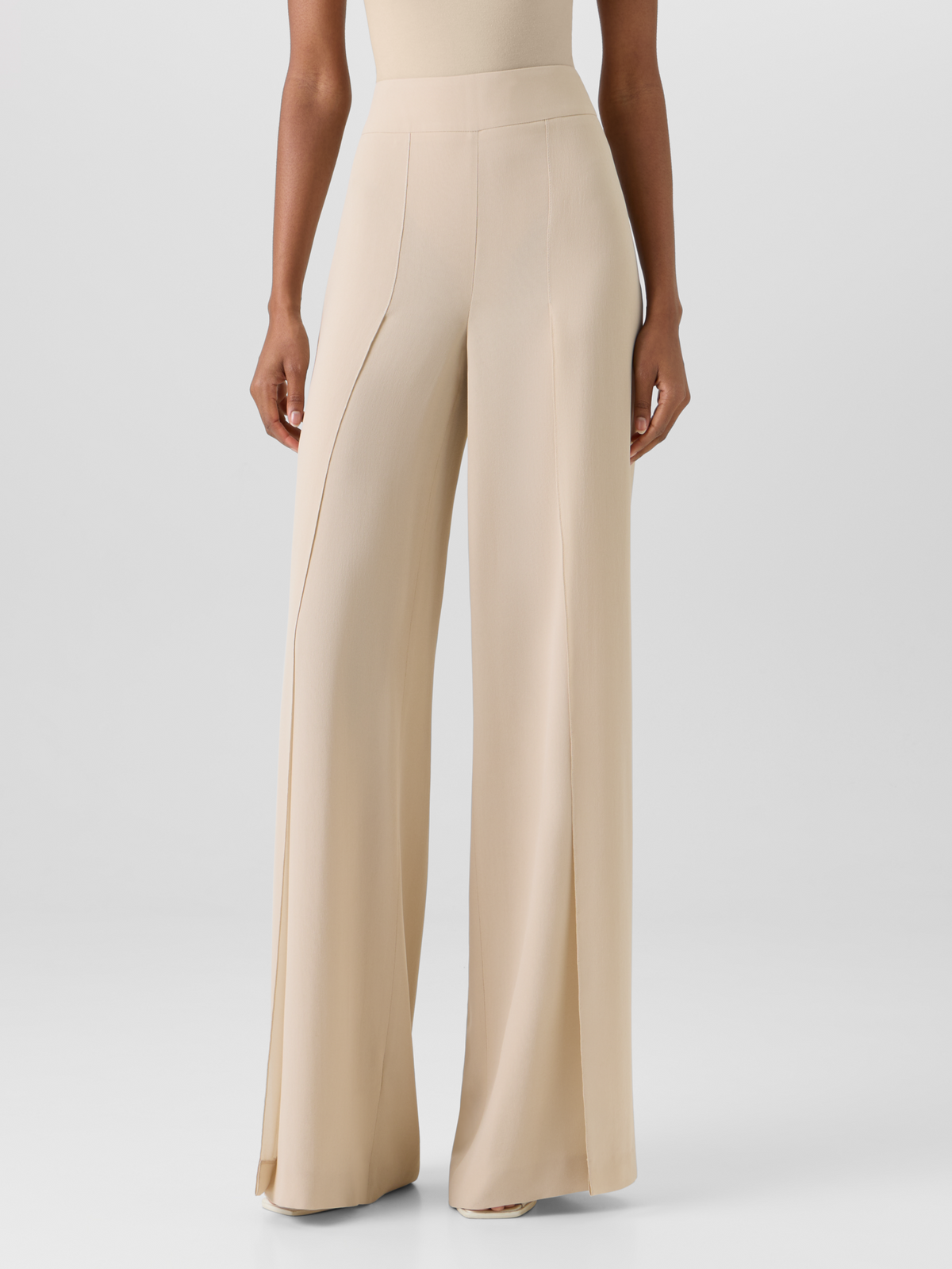 Designer Fellia Weit Ausgestellt Hose aus Seidengeorgette - Beige #editorial